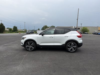 2020 Volvo XC40 R-Design