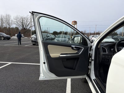 2016 Volvo XC60 T6 Drive-E