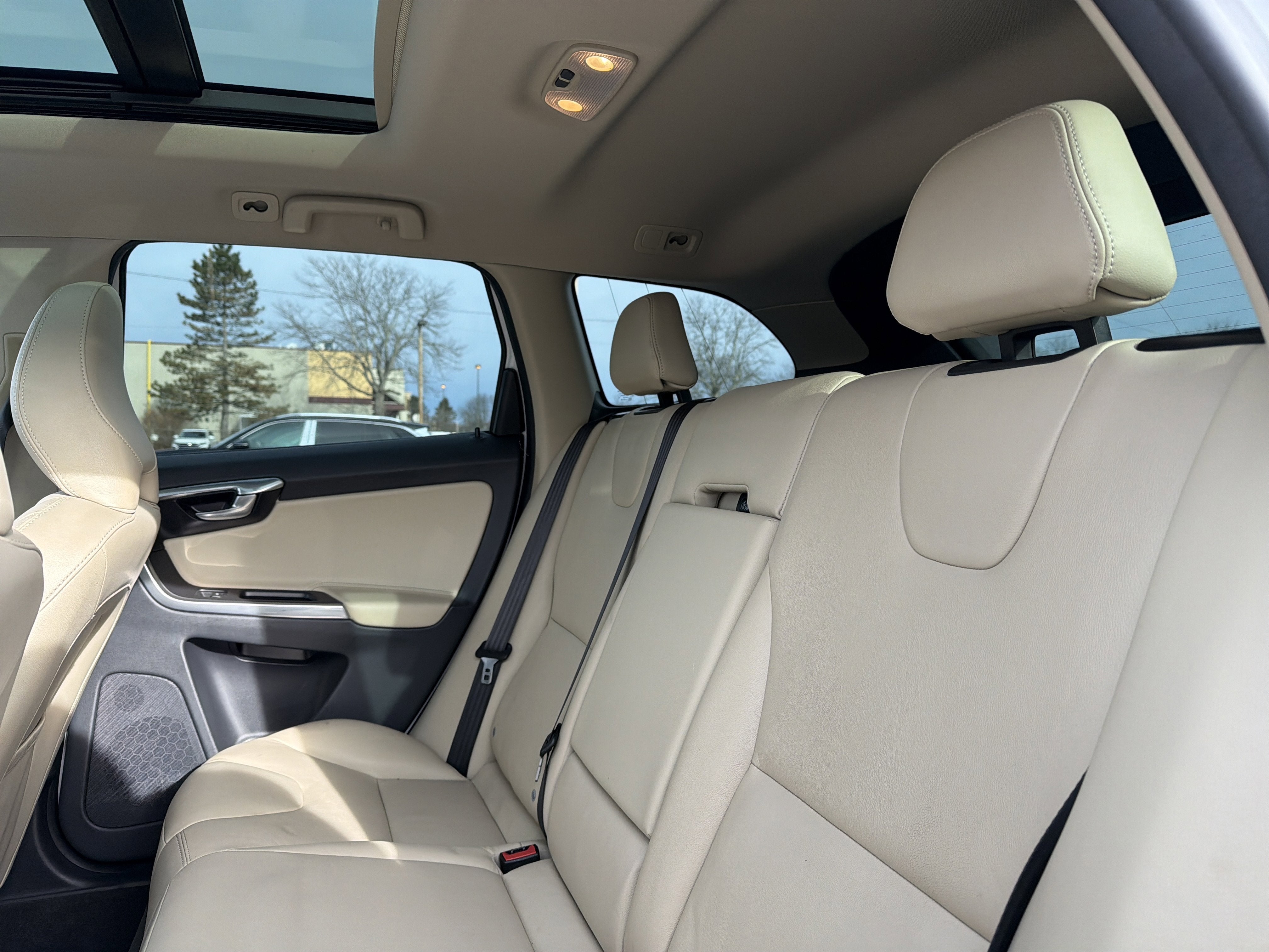 2016 Volvo XC60 T6 Drive-E