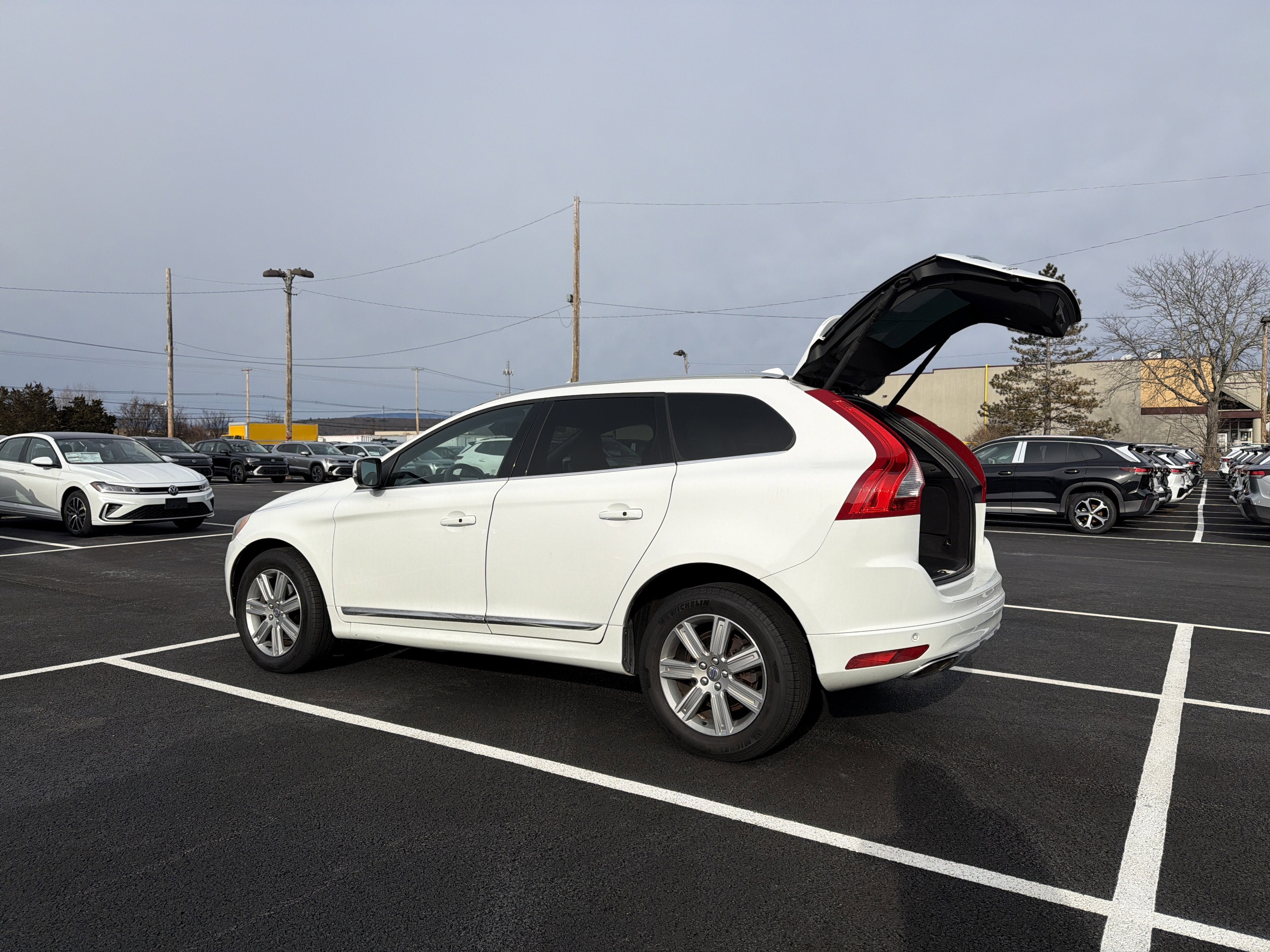 2016 Volvo XC60 T6 Drive-E