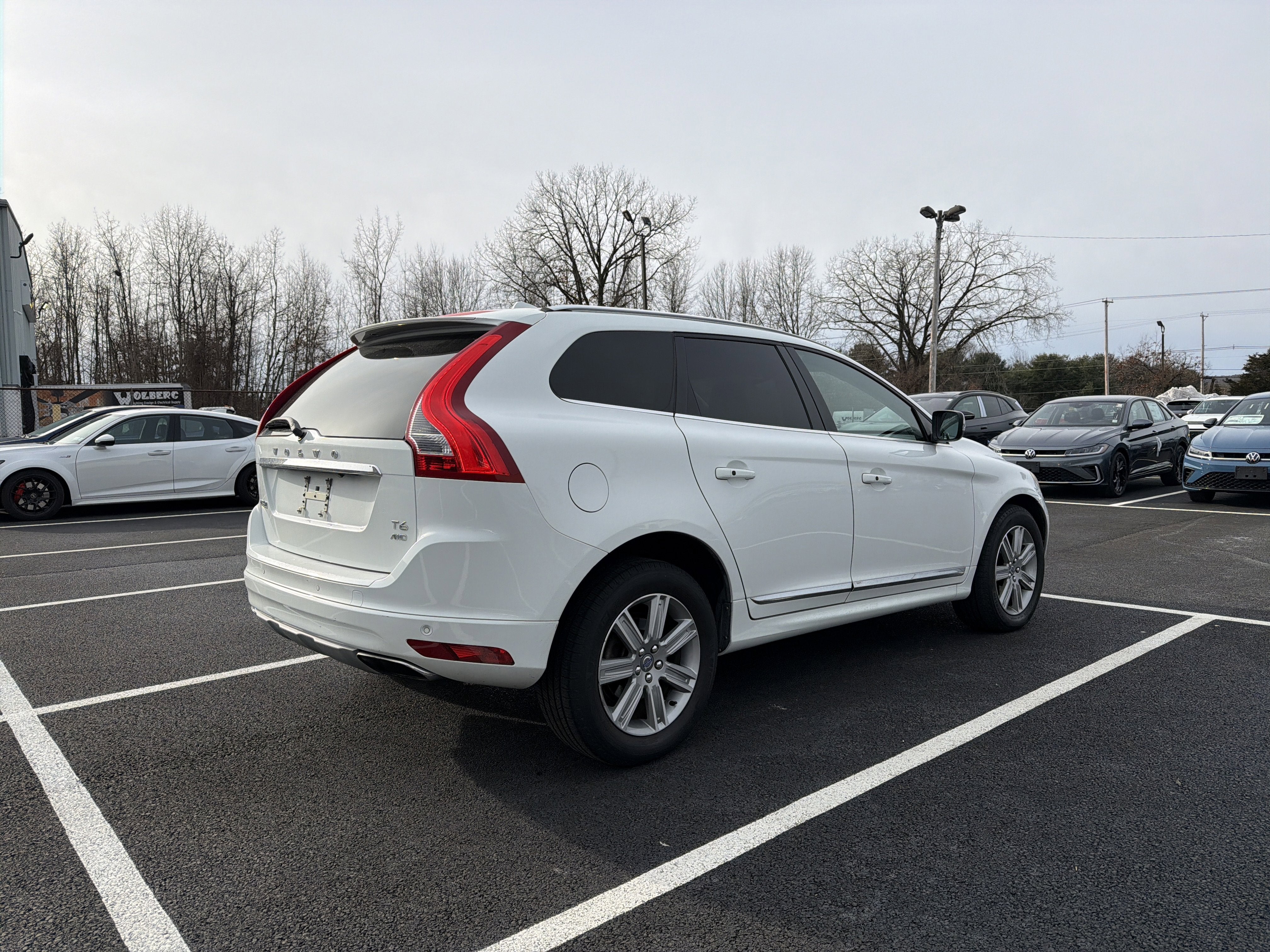 2016 Volvo XC60 T6 Drive-E