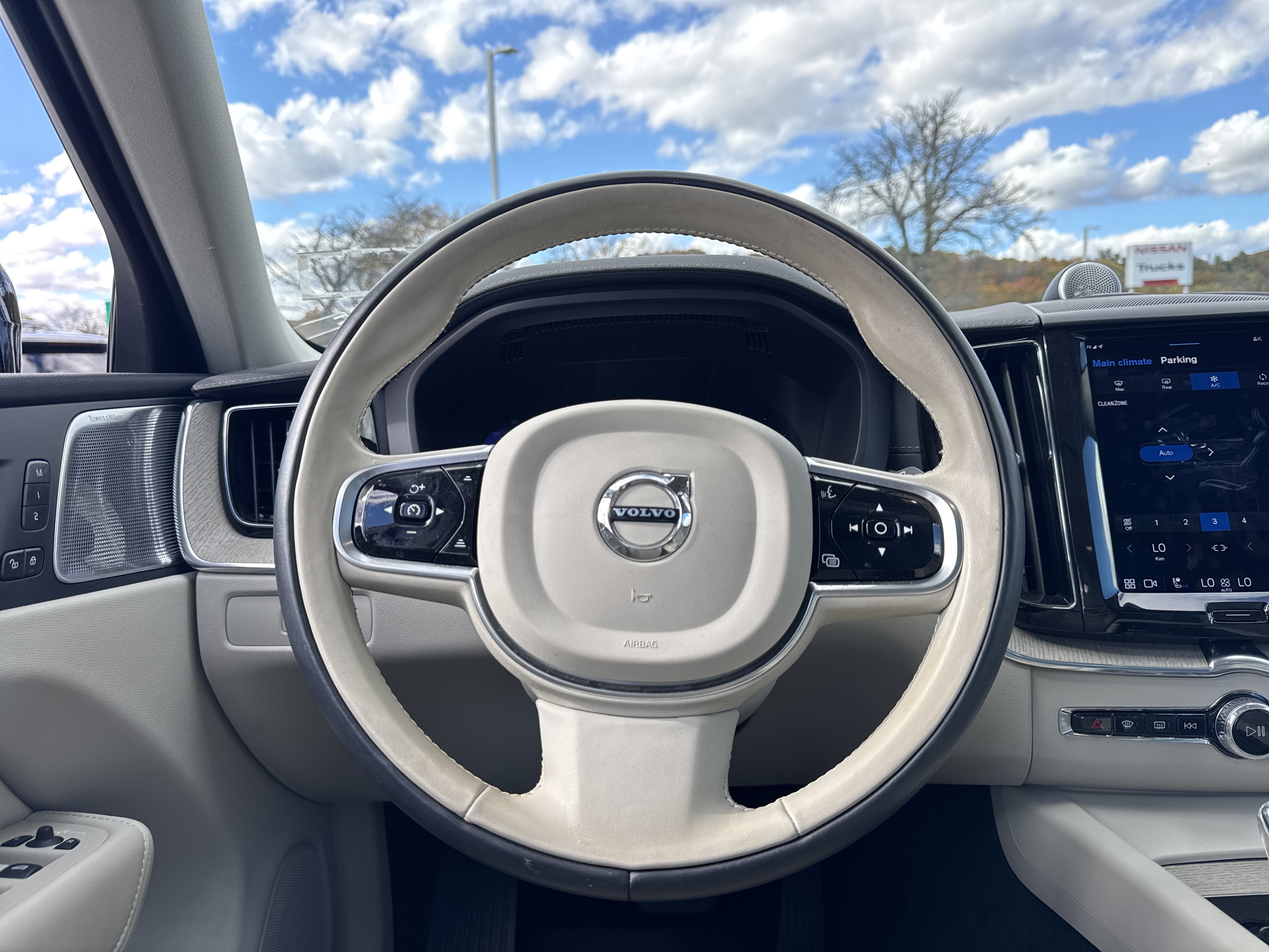 2023 Volvo XC60 Recharge Plug-In Hybrid Ultimate