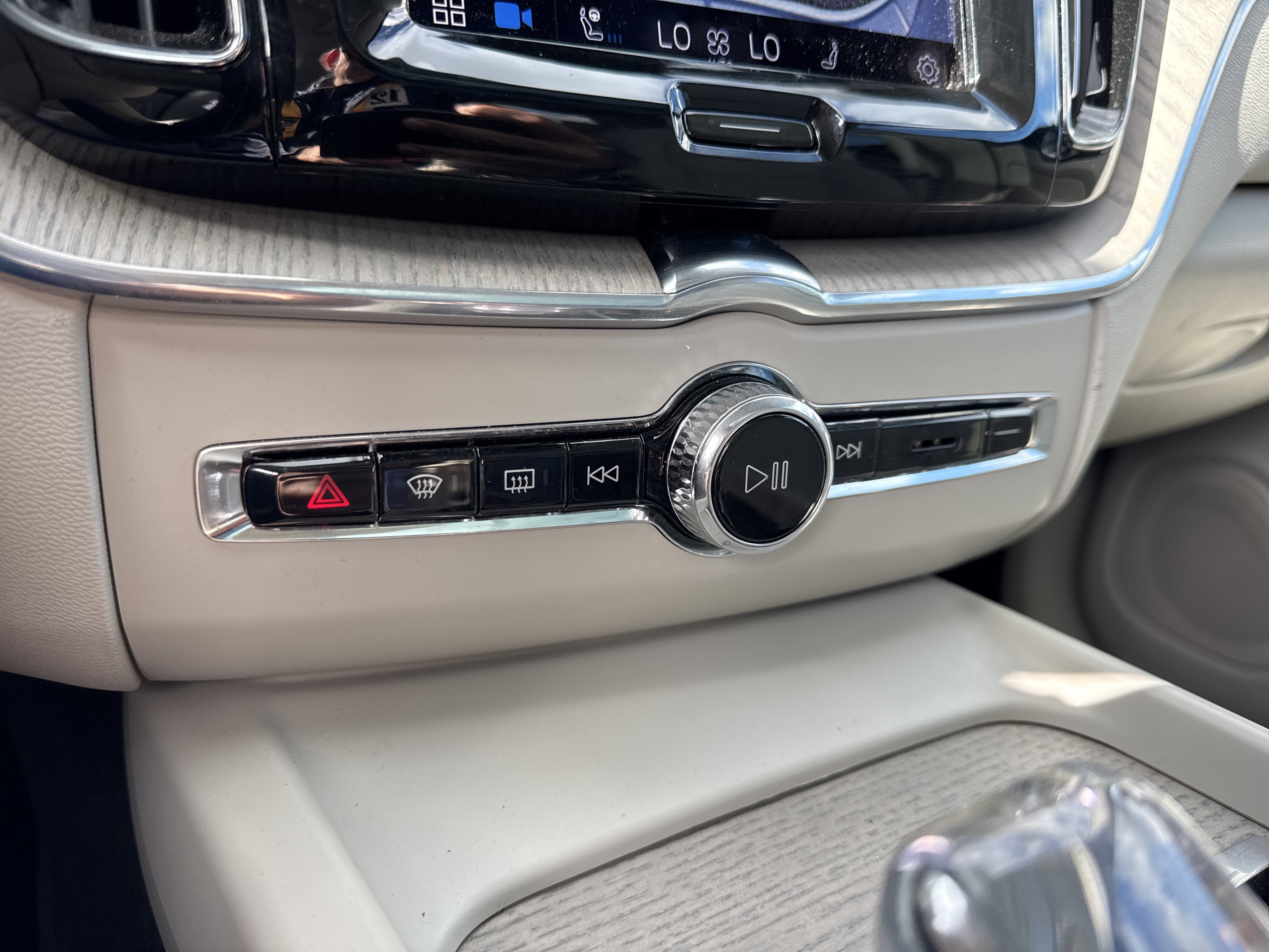 2023 Volvo XC60 Recharge Plug-In Hybrid Ultimate