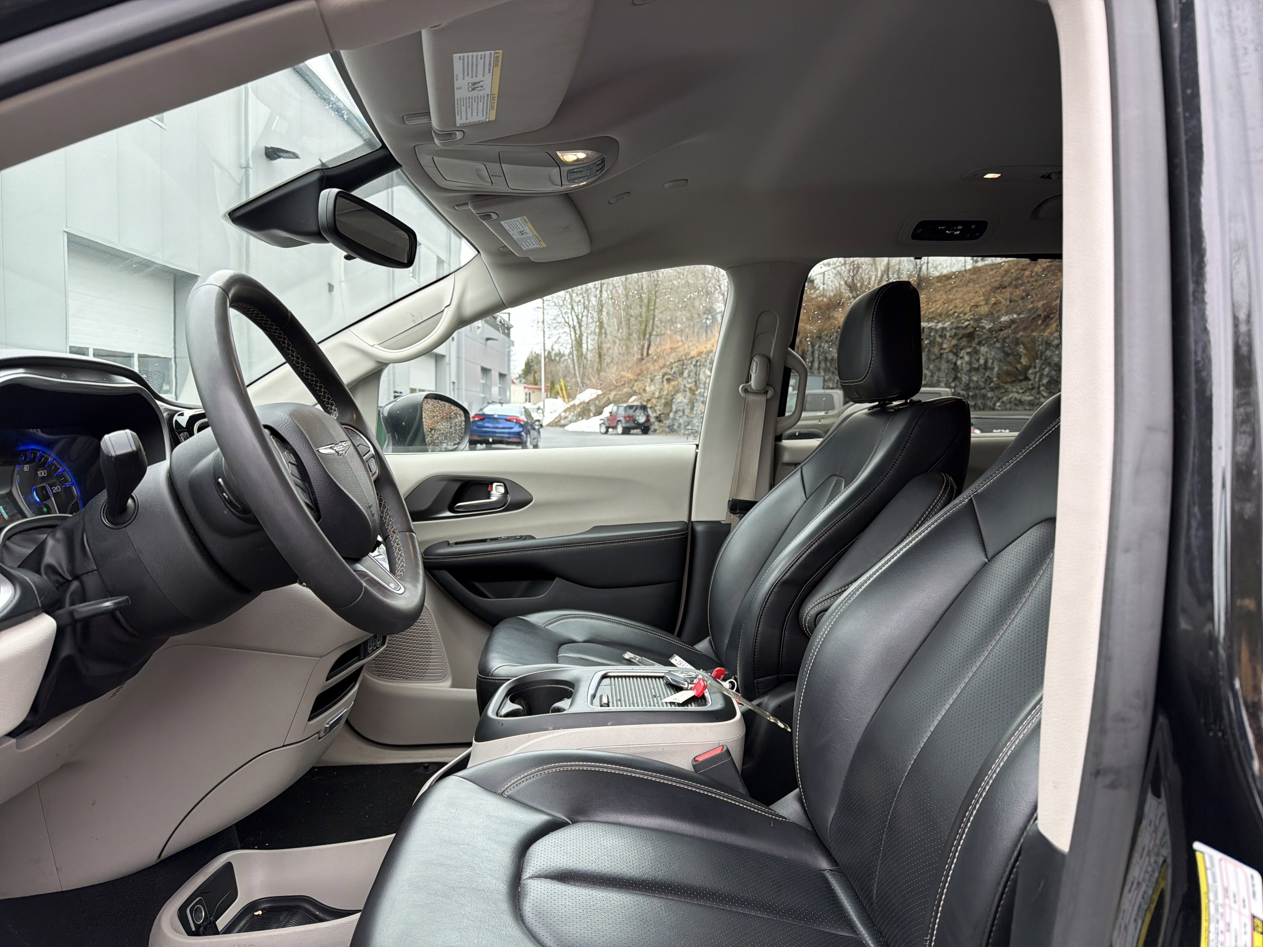 2023 Chrysler Pacifica Touring L