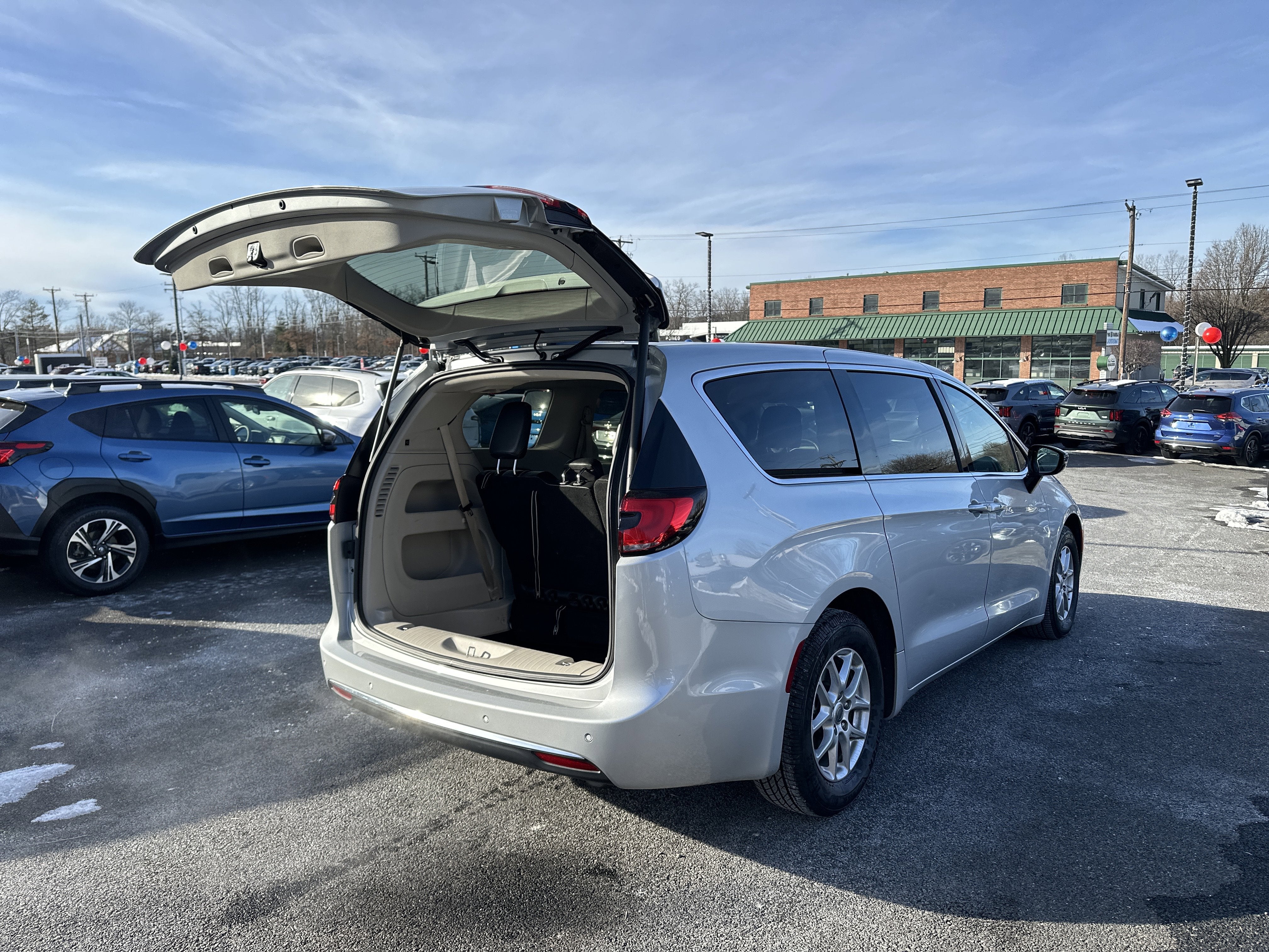 2024 Chrysler Pacifica Touring L