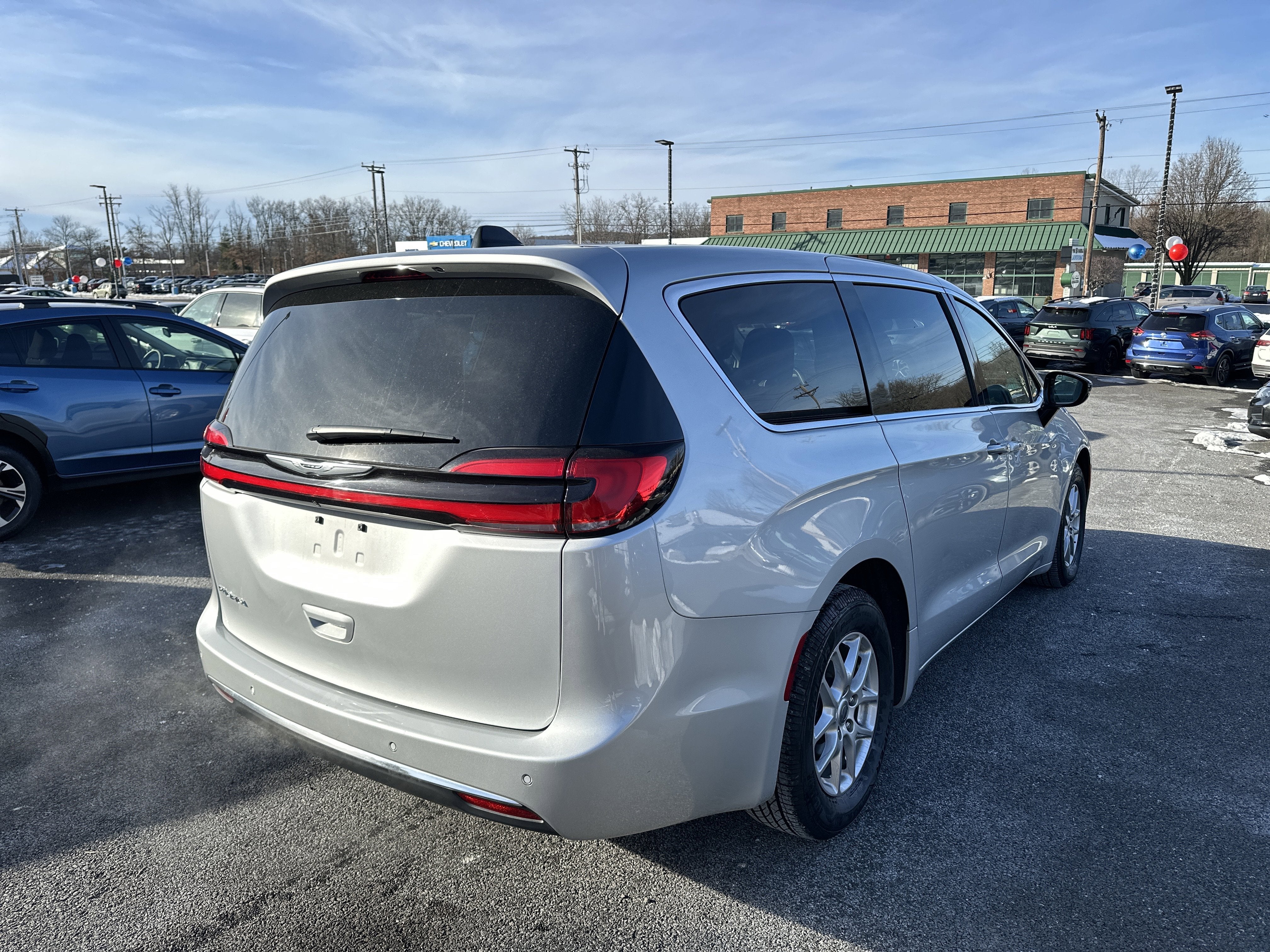 2024 Chrysler Pacifica Touring L