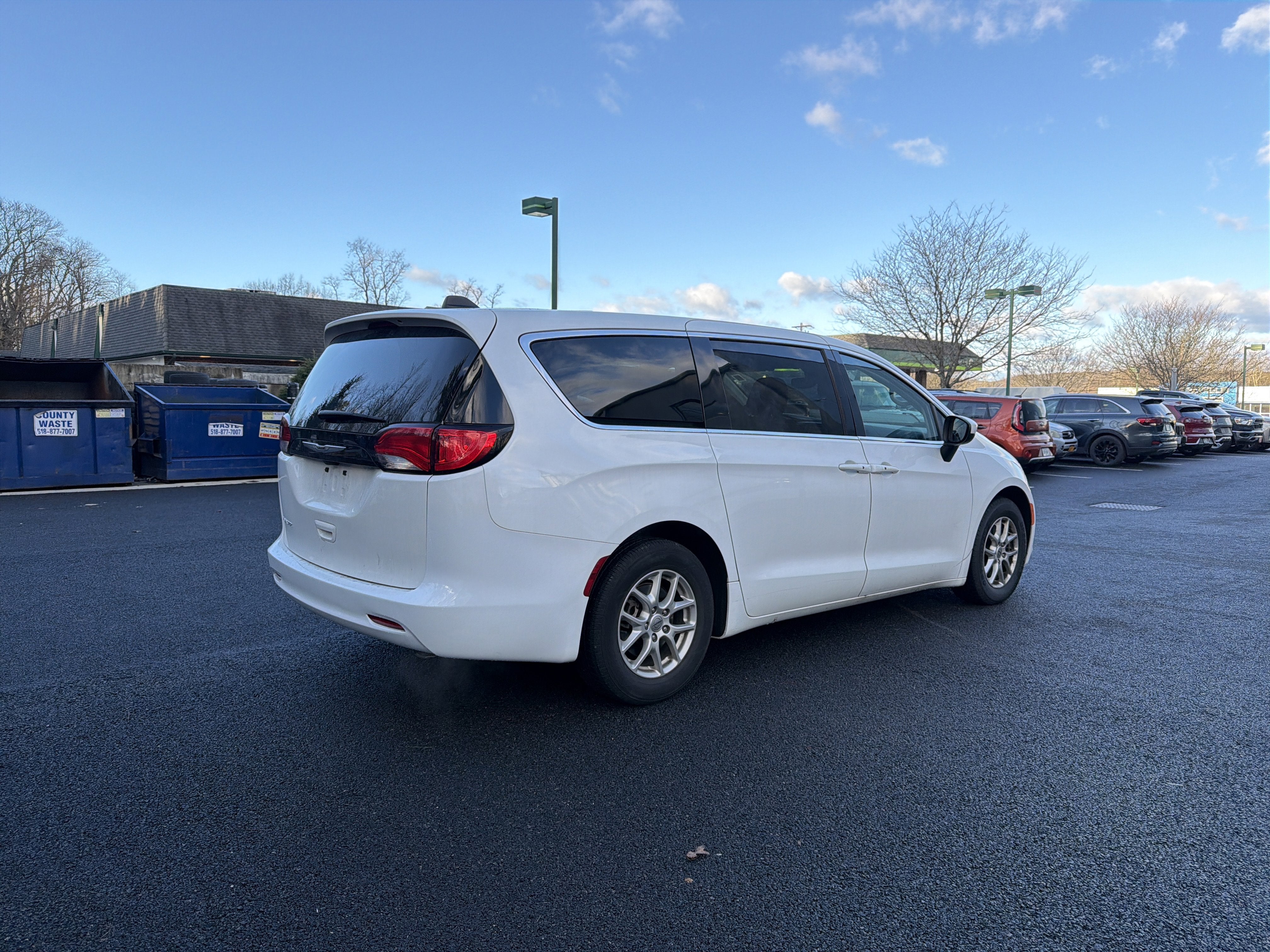2023 Chrysler Voyager LX