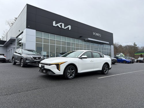 2025 Kia K4 LXS