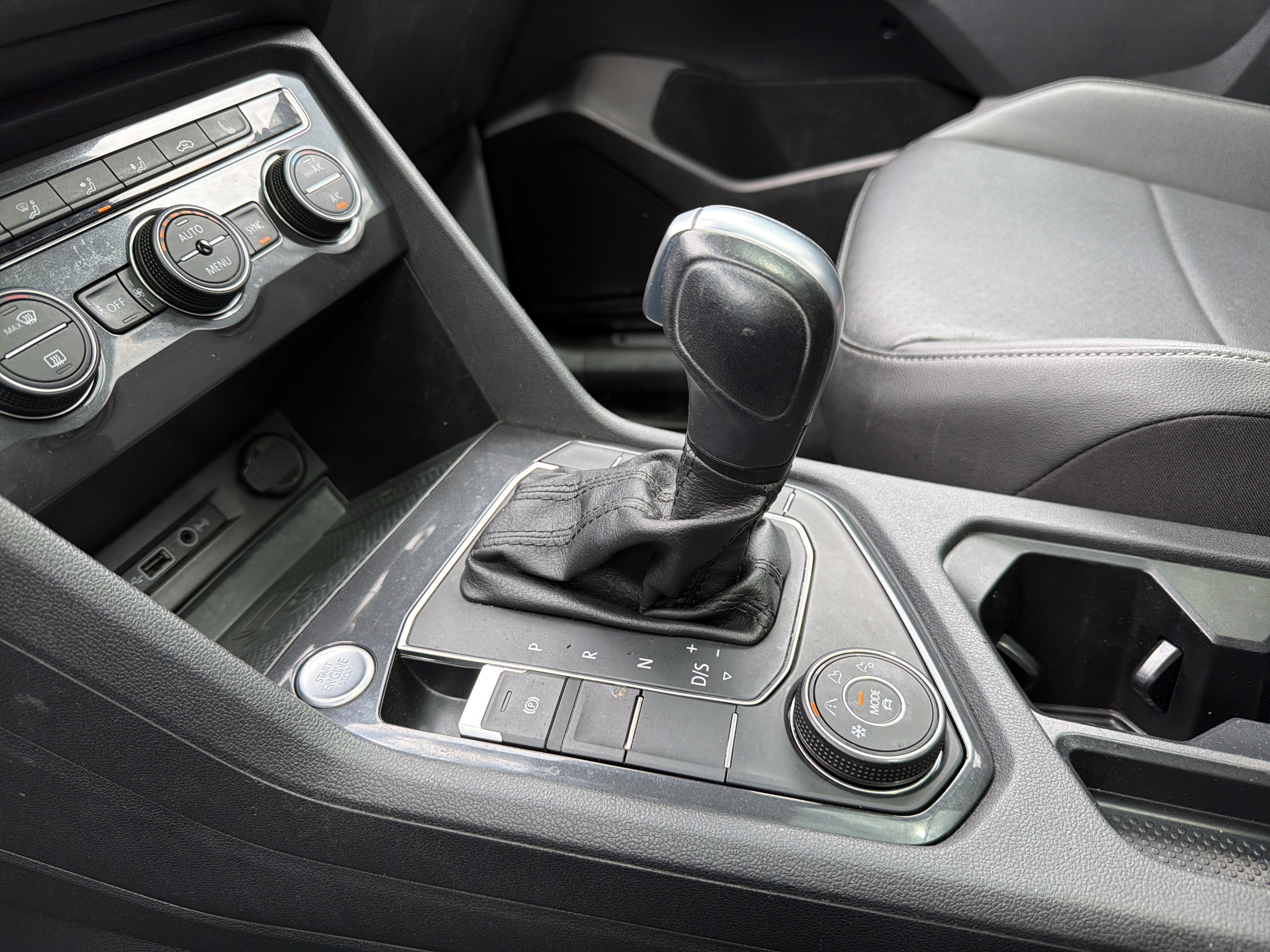 2020 Volkswagen Tiguan 2.0T SE R-Line Black 4Motion