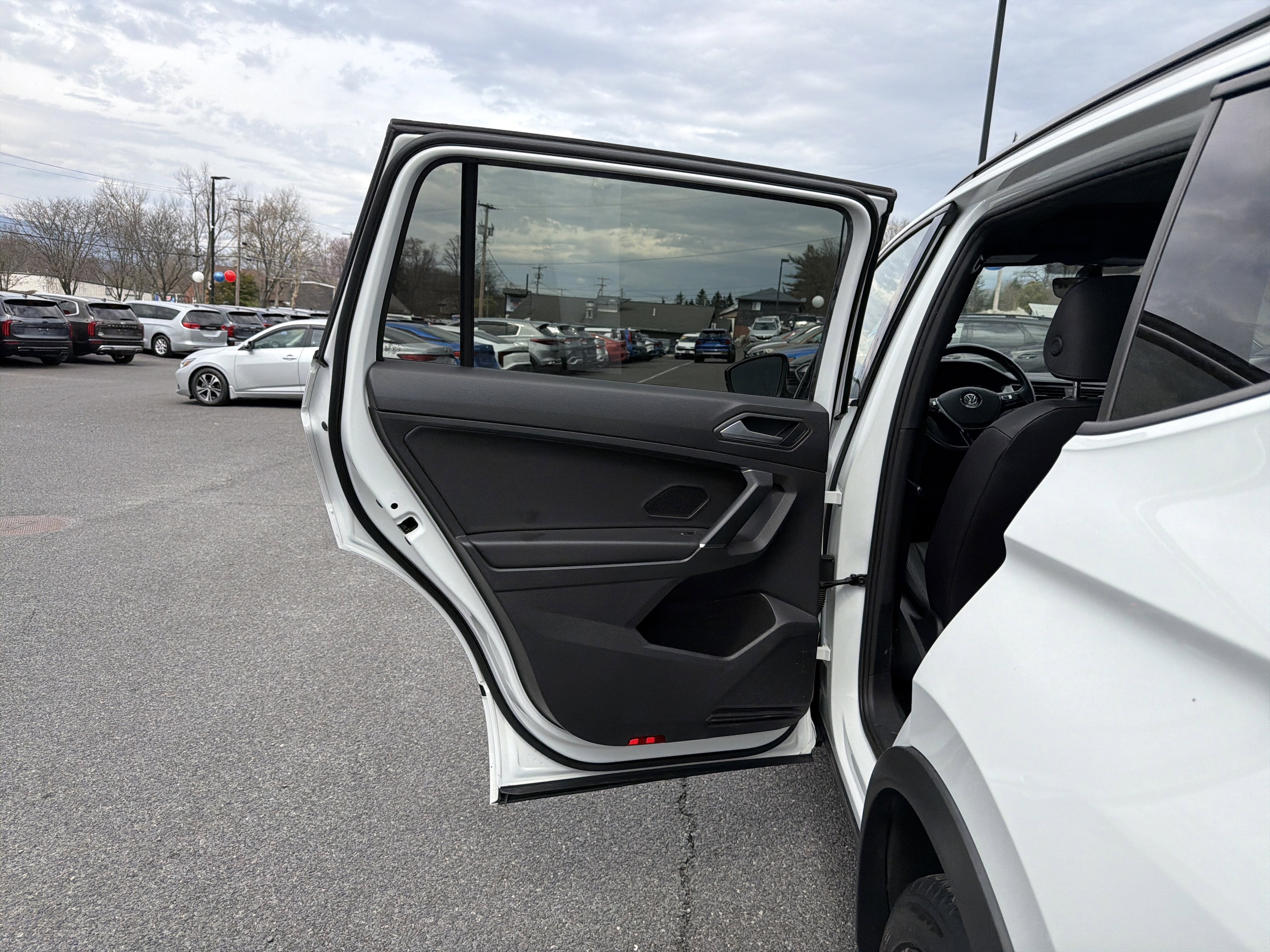 2020 Volkswagen Tiguan 2.0T SE R-Line Black 4Motion