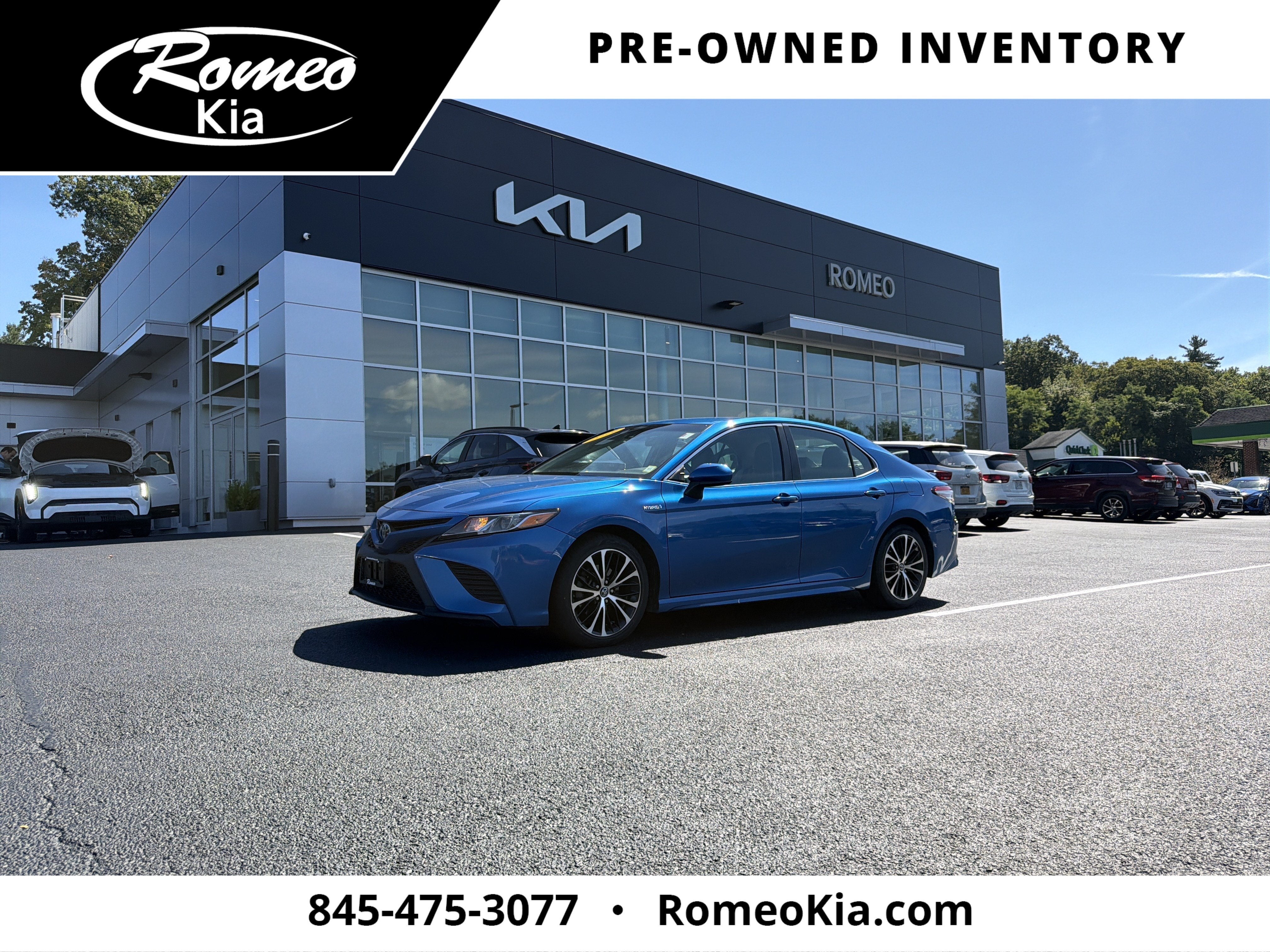 2019 Toyota Camry Hybrid SE