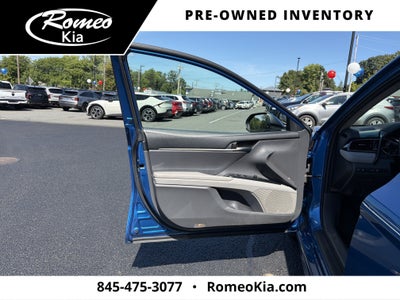 2019 Toyota Camry Hybrid SE