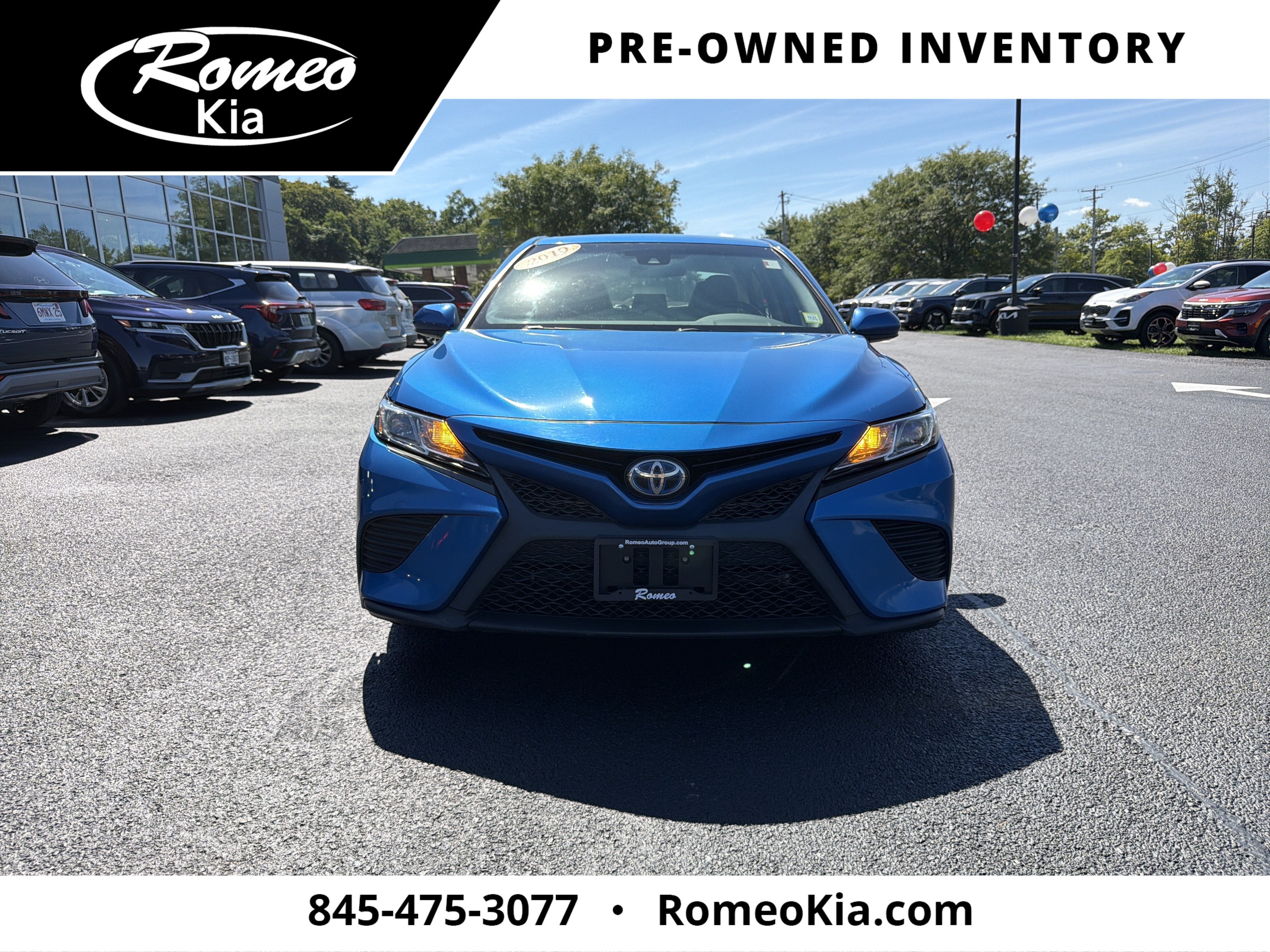 2019 Toyota Camry Hybrid SE