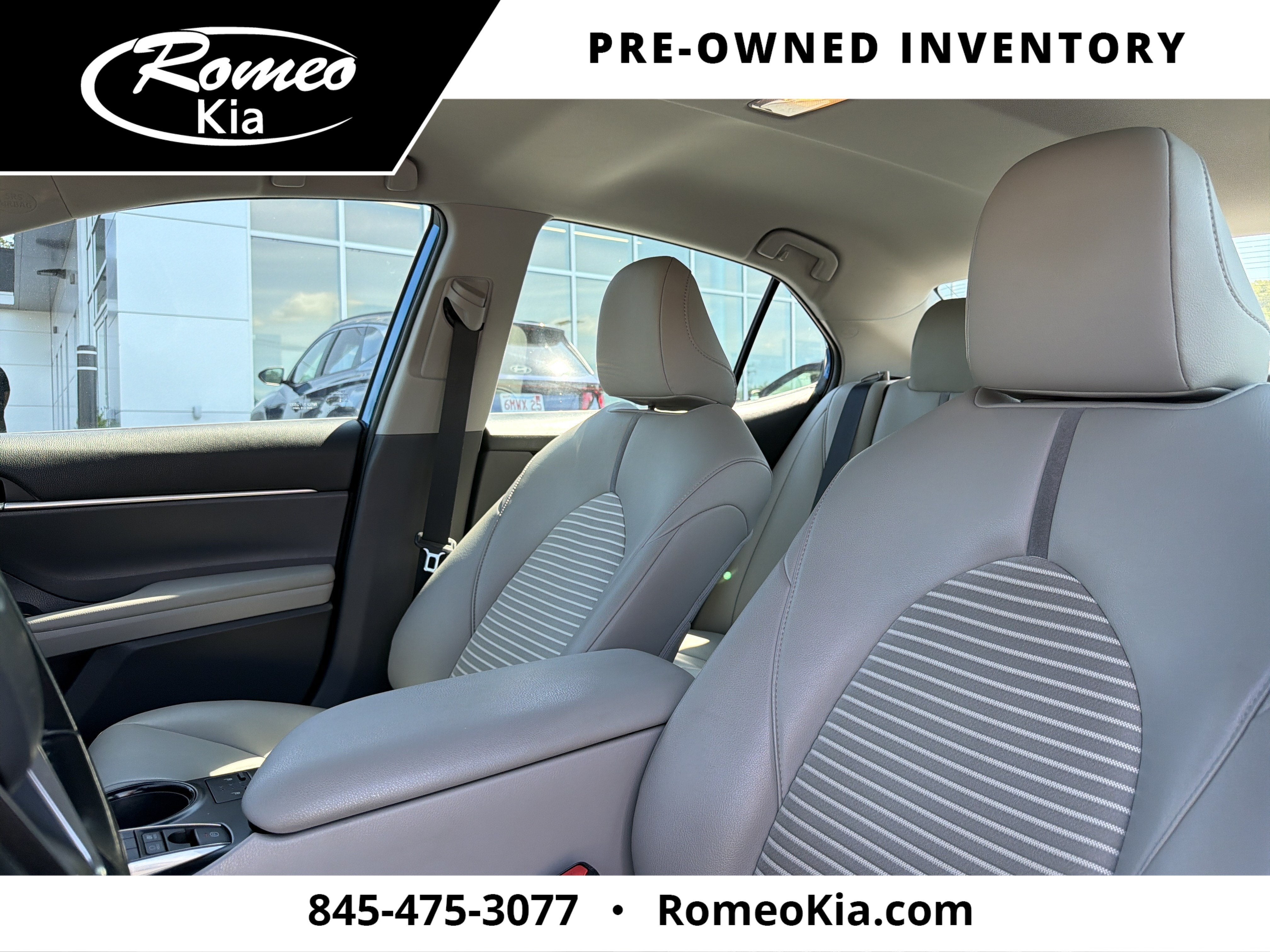 2019 Toyota Camry Hybrid SE