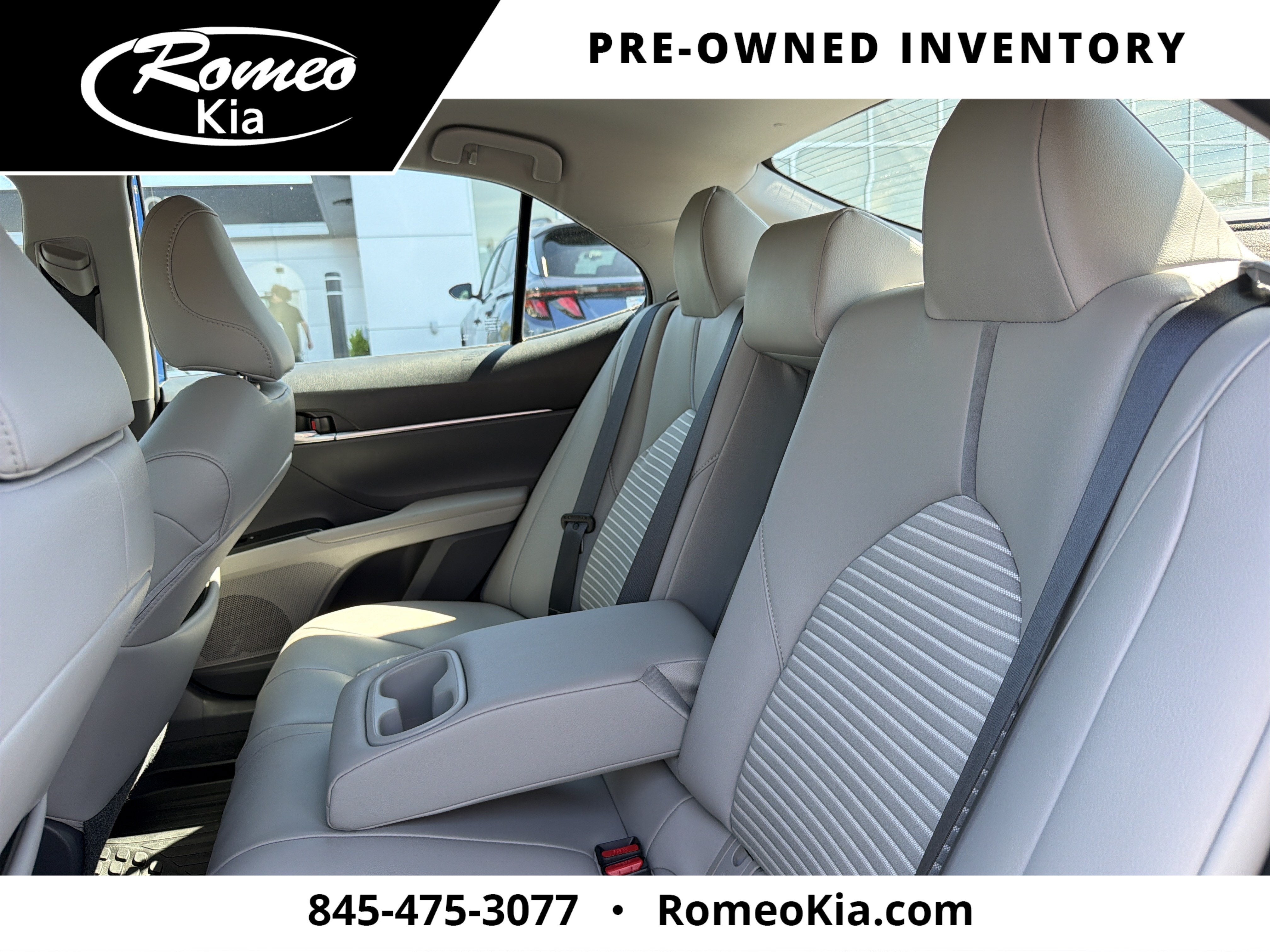 2019 Toyota Camry Hybrid SE