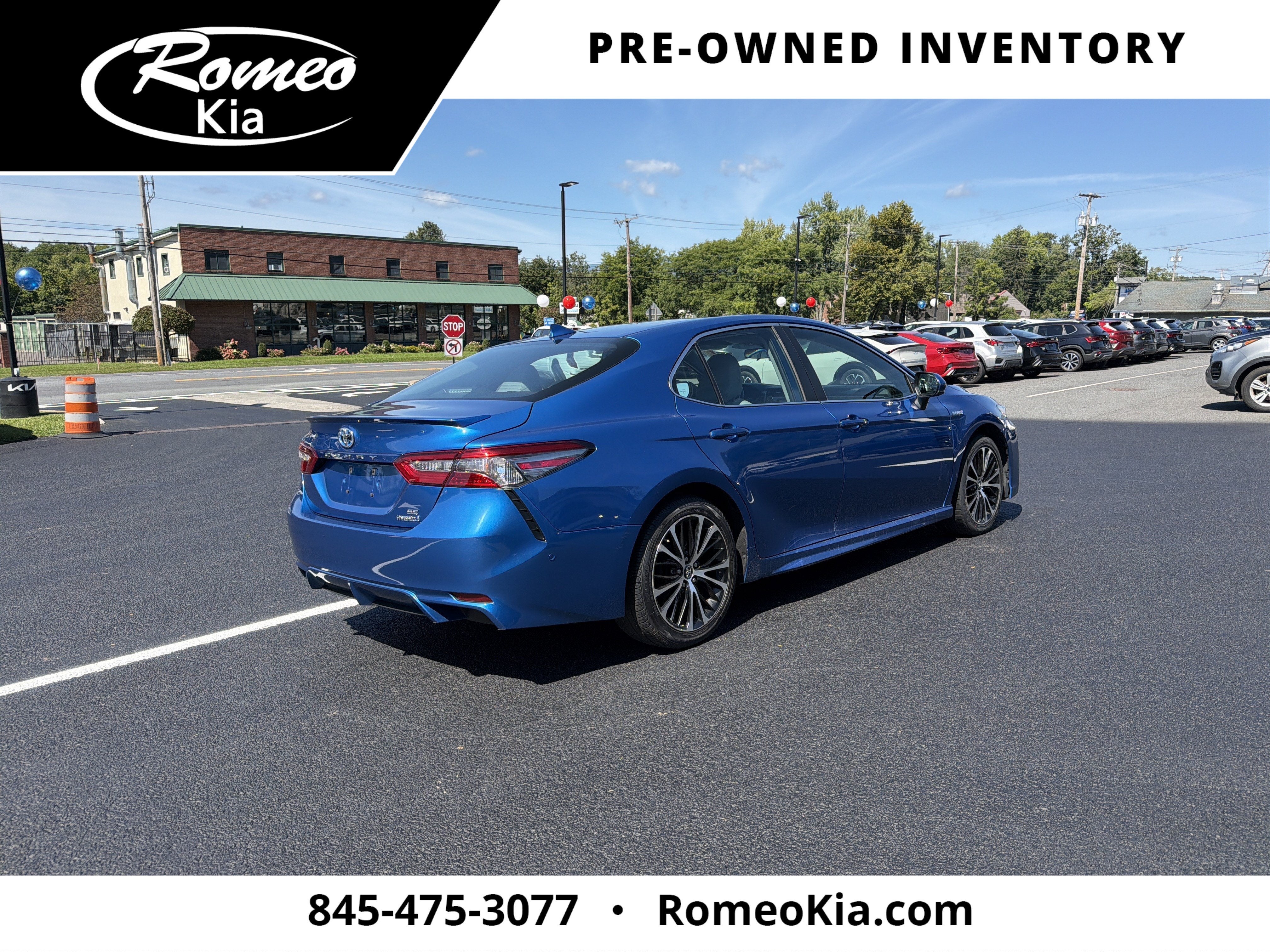 2019 Toyota Camry Hybrid SE