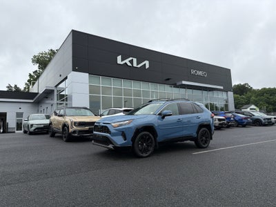 2022 Toyota RAV4 Hybrid SE