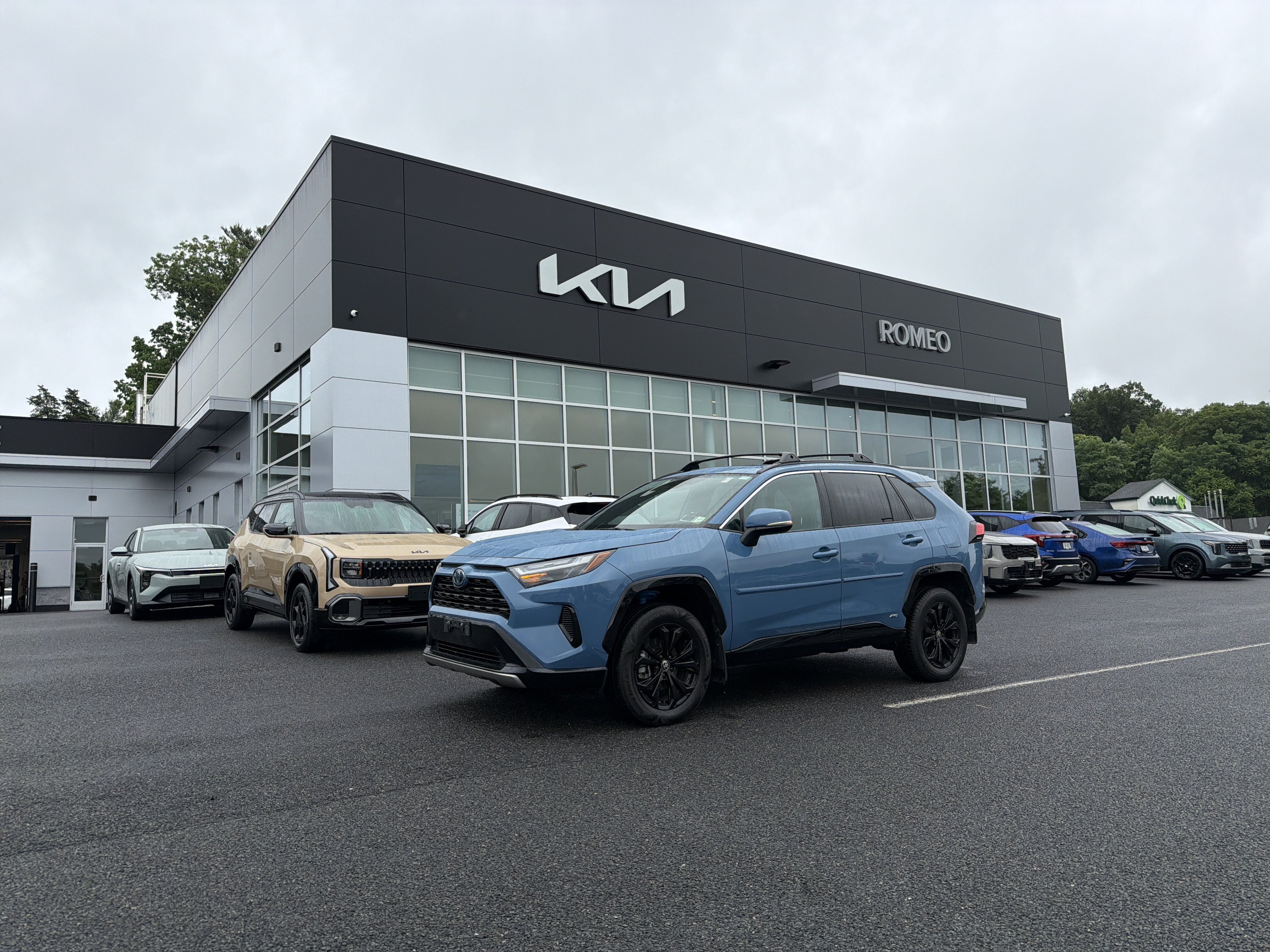 2022 Toyota RAV4 Hybrid SE