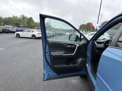 2022 Toyota RAV4 Hybrid SE