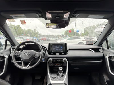 2022 Toyota RAV4 Hybrid SE