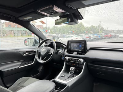 2022 Toyota RAV4 Hybrid SE