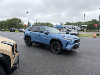 2022 Toyota RAV4 Hybrid SE