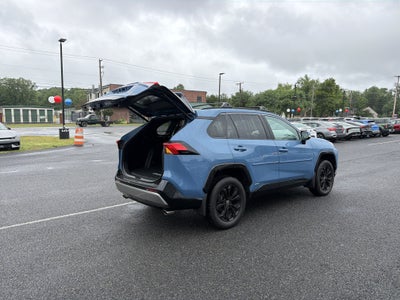2022 Toyota RAV4 Hybrid SE