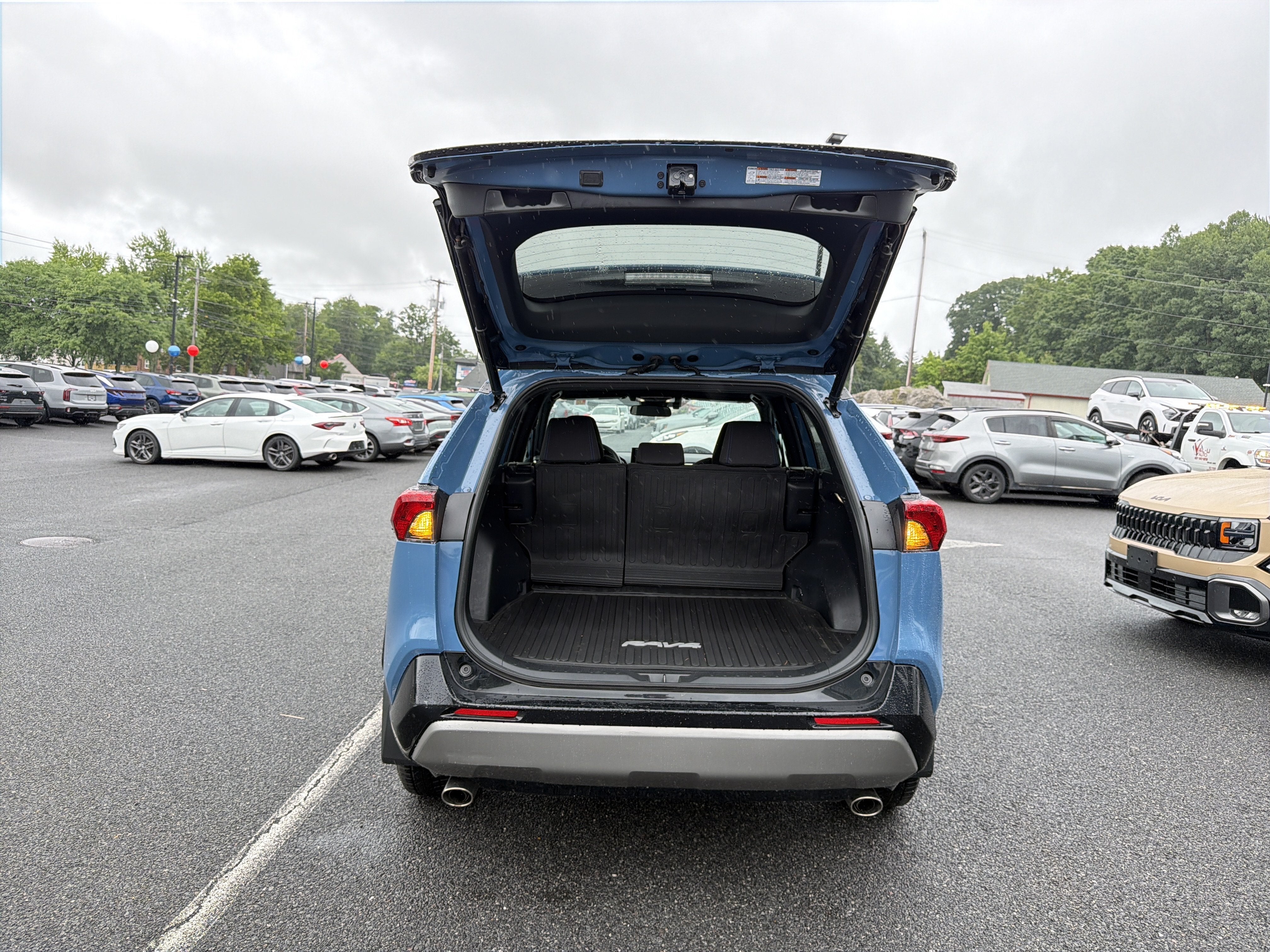 2022 Toyota RAV4 Hybrid SE