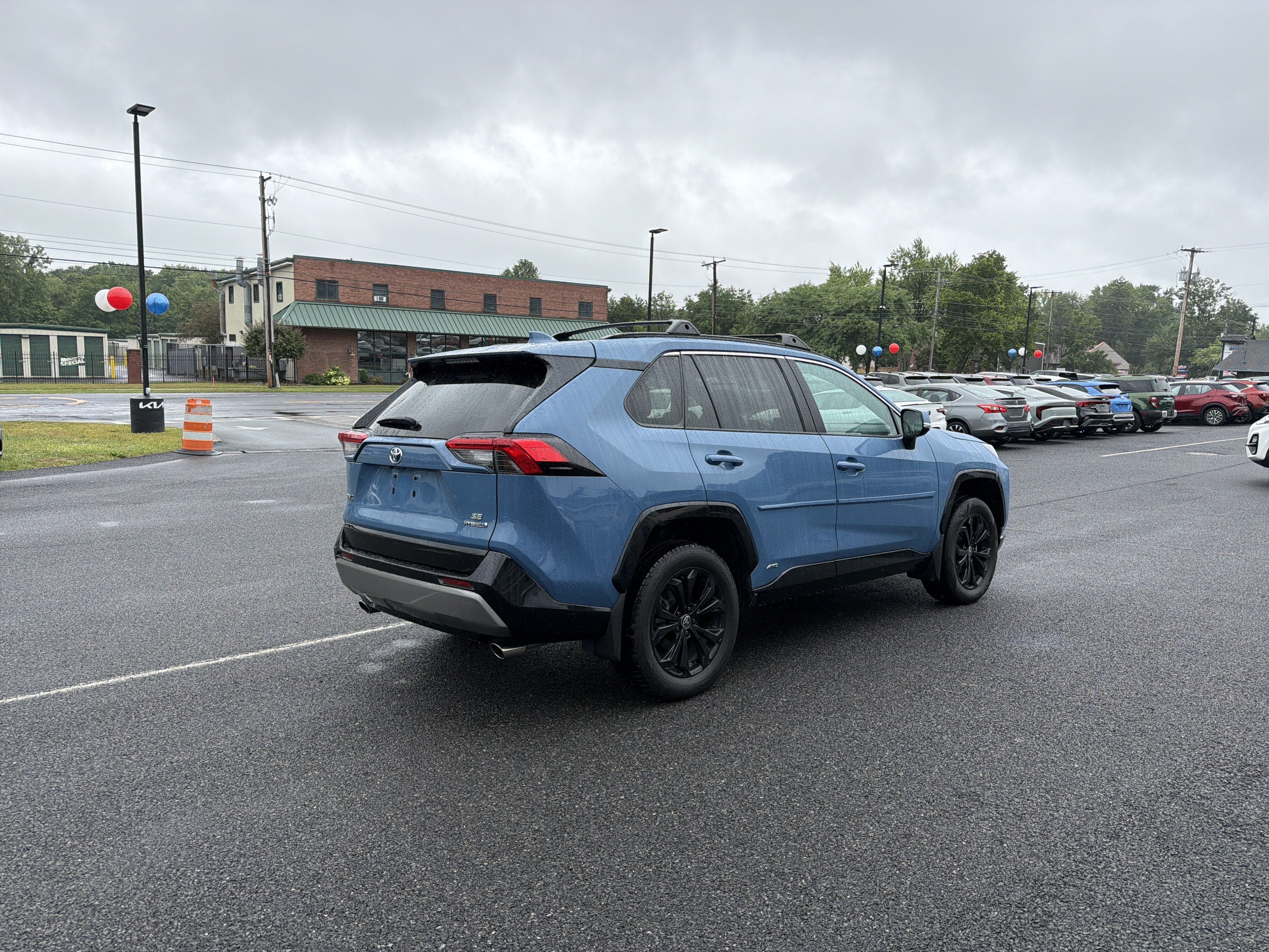 2022 Toyota RAV4 Hybrid SE