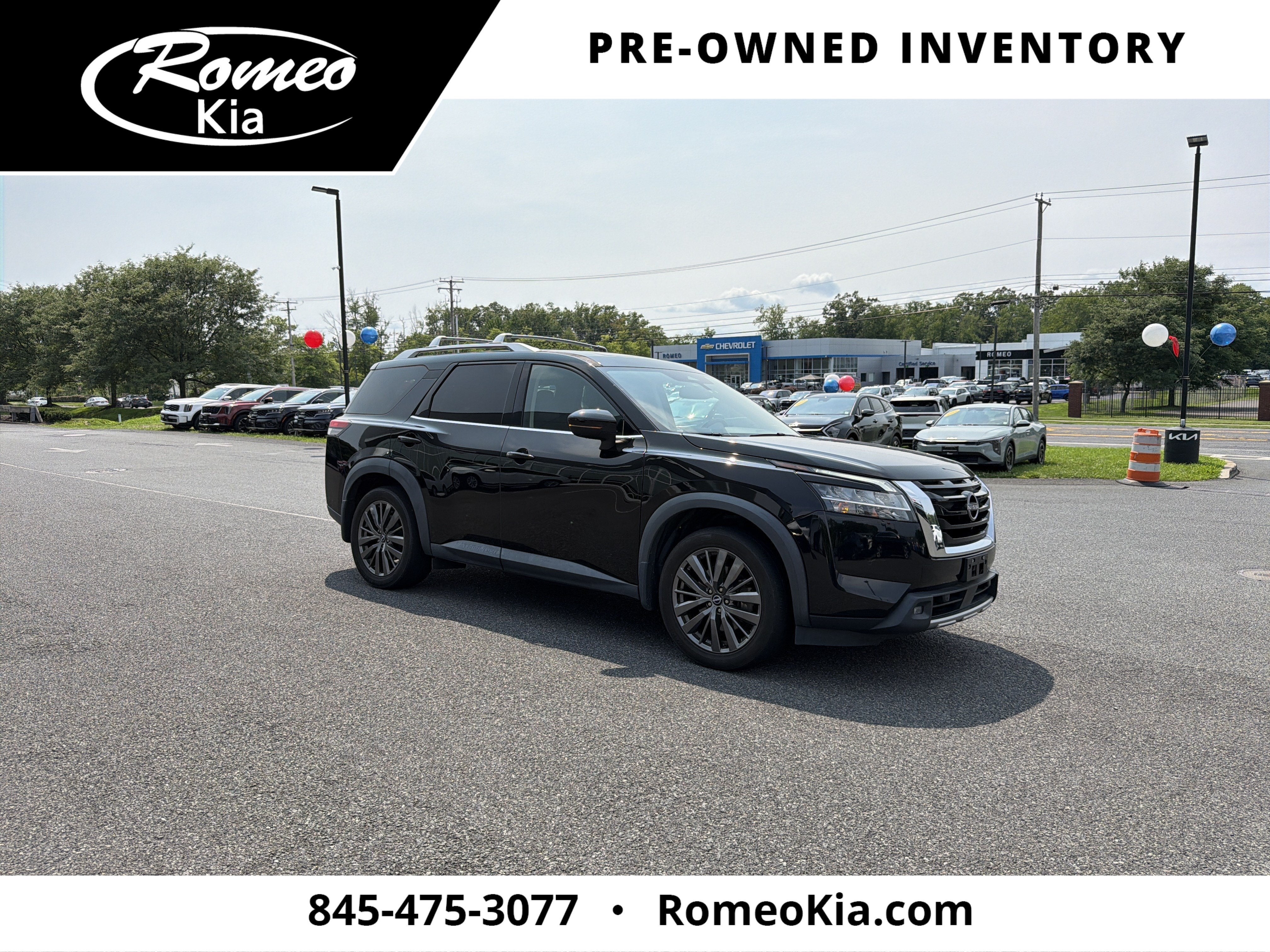 2022 Nissan Pathfinder SL