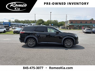 2022 Nissan Pathfinder SL