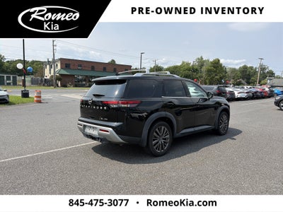 2022 Nissan Pathfinder SL
