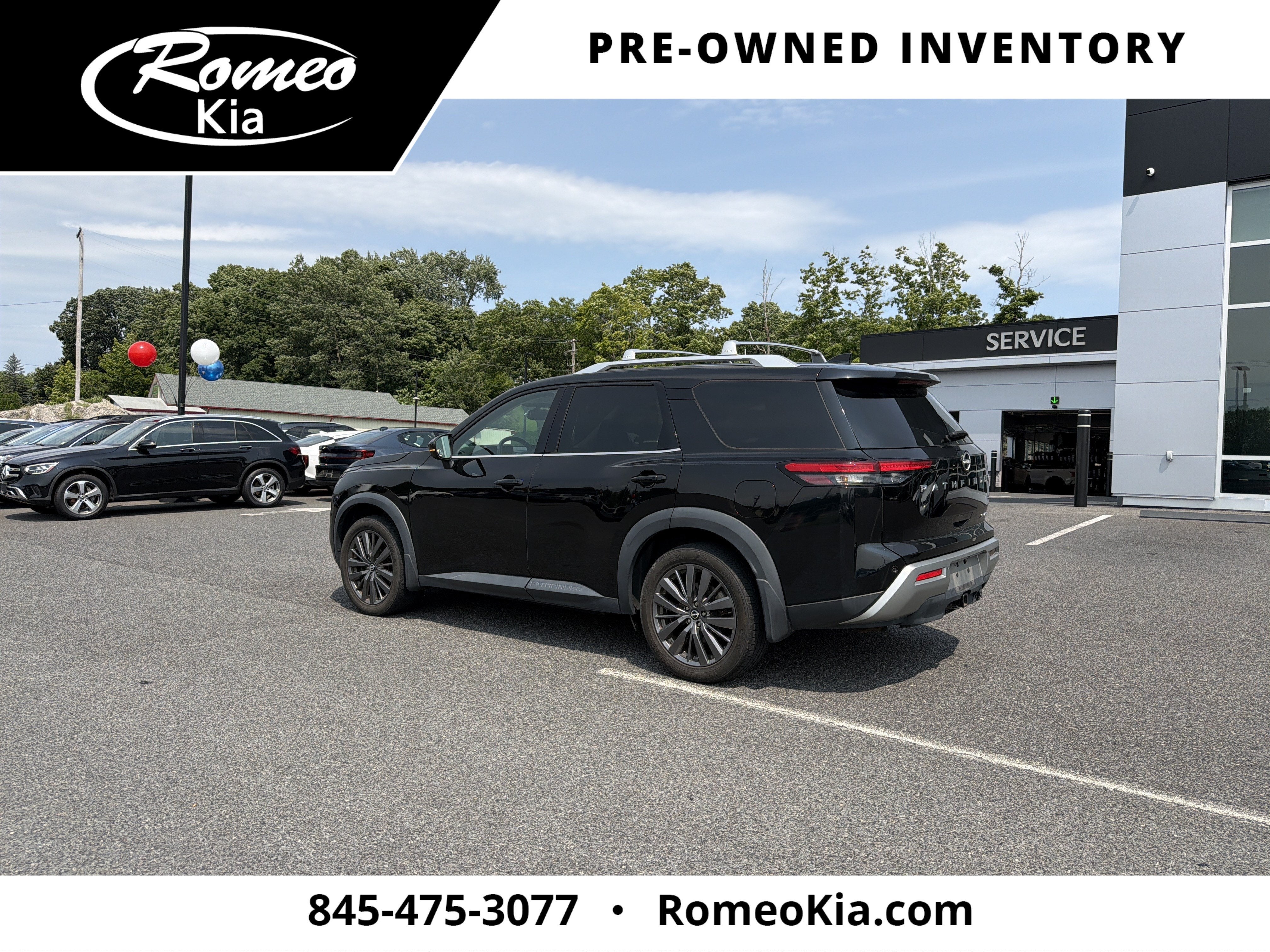 2022 Nissan Pathfinder SL