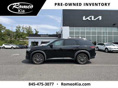 2022 Nissan Pathfinder SL