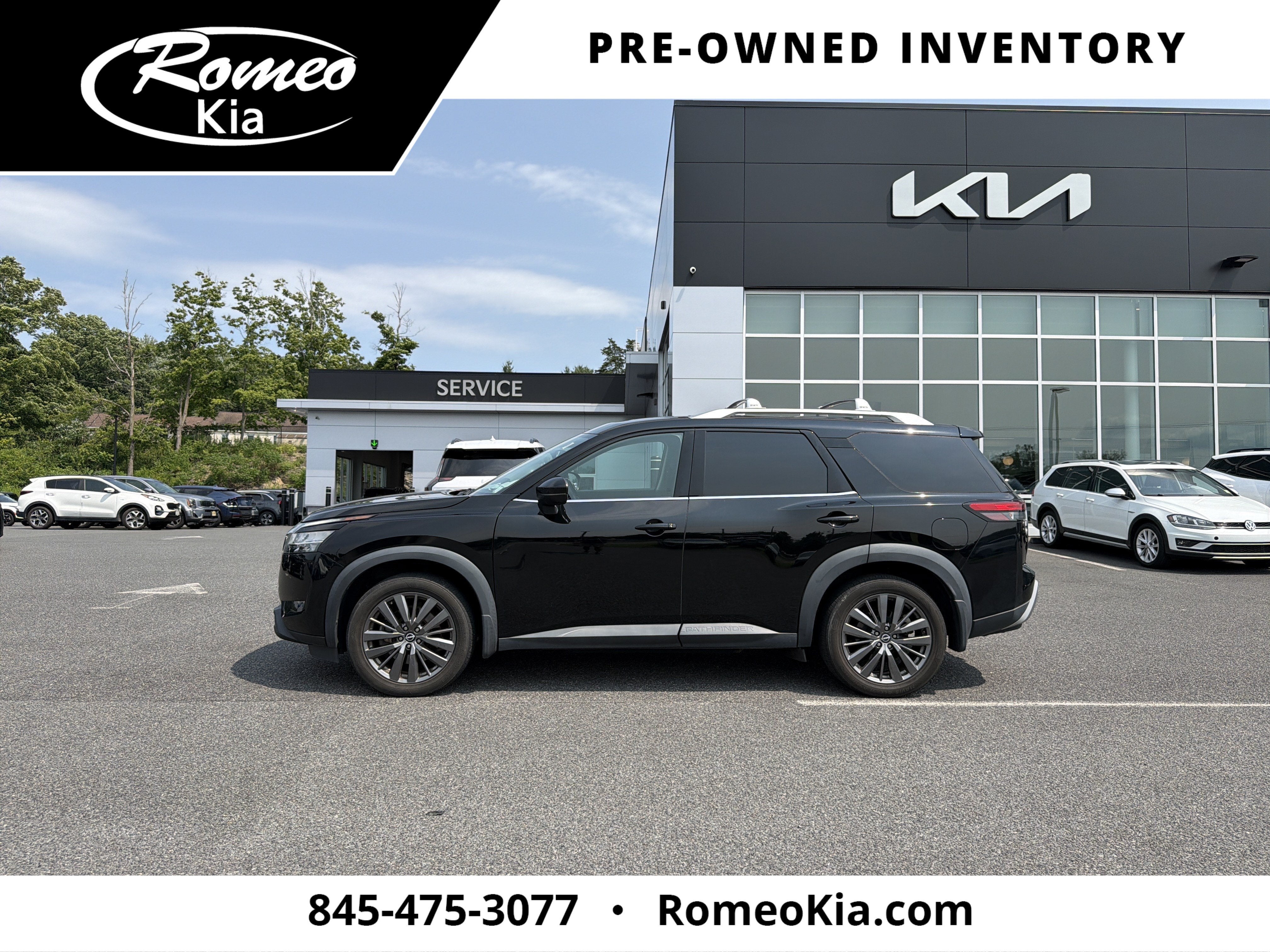 2022 Nissan Pathfinder SL