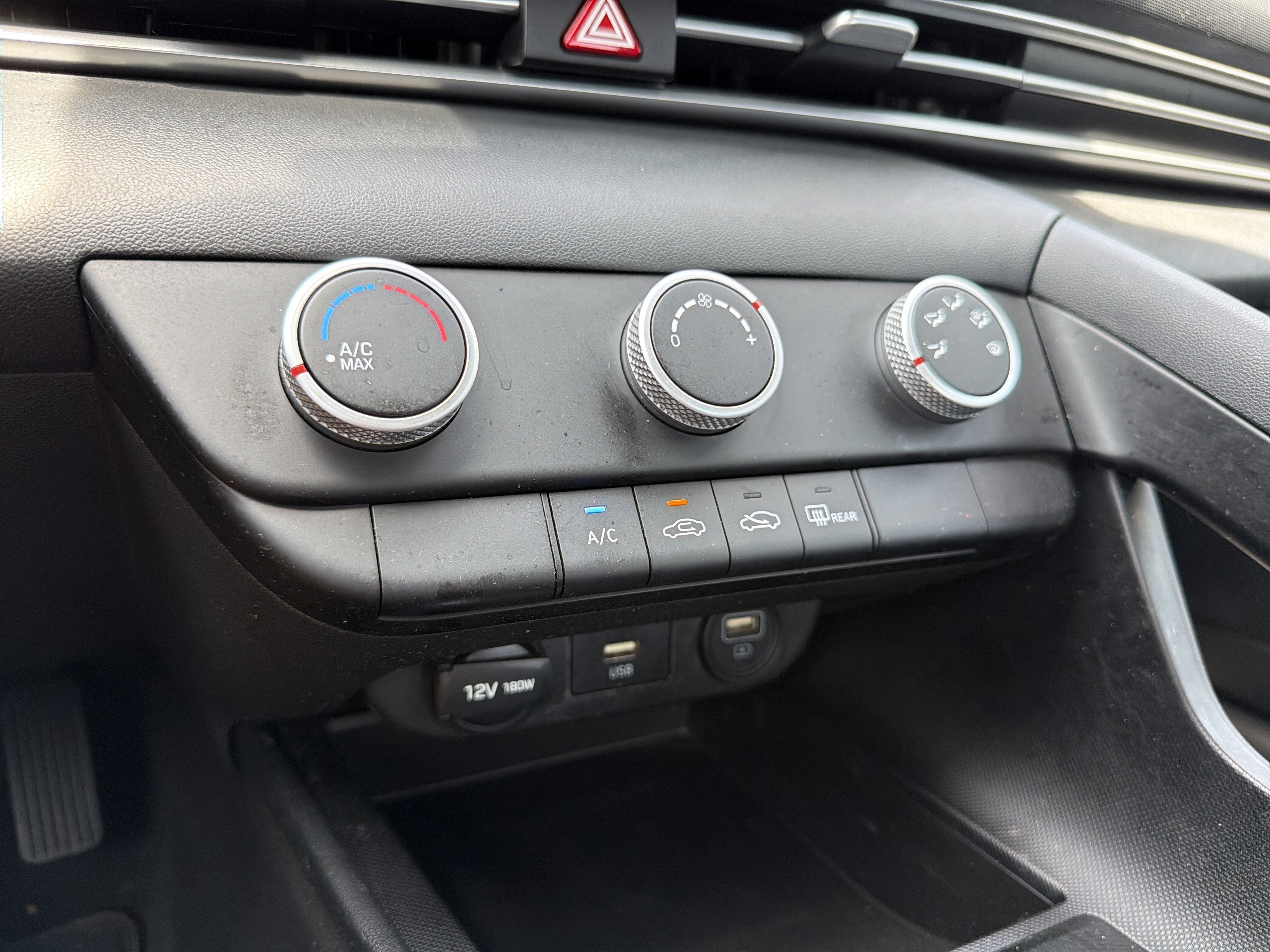 2021 Hyundai ELANTRA SE
