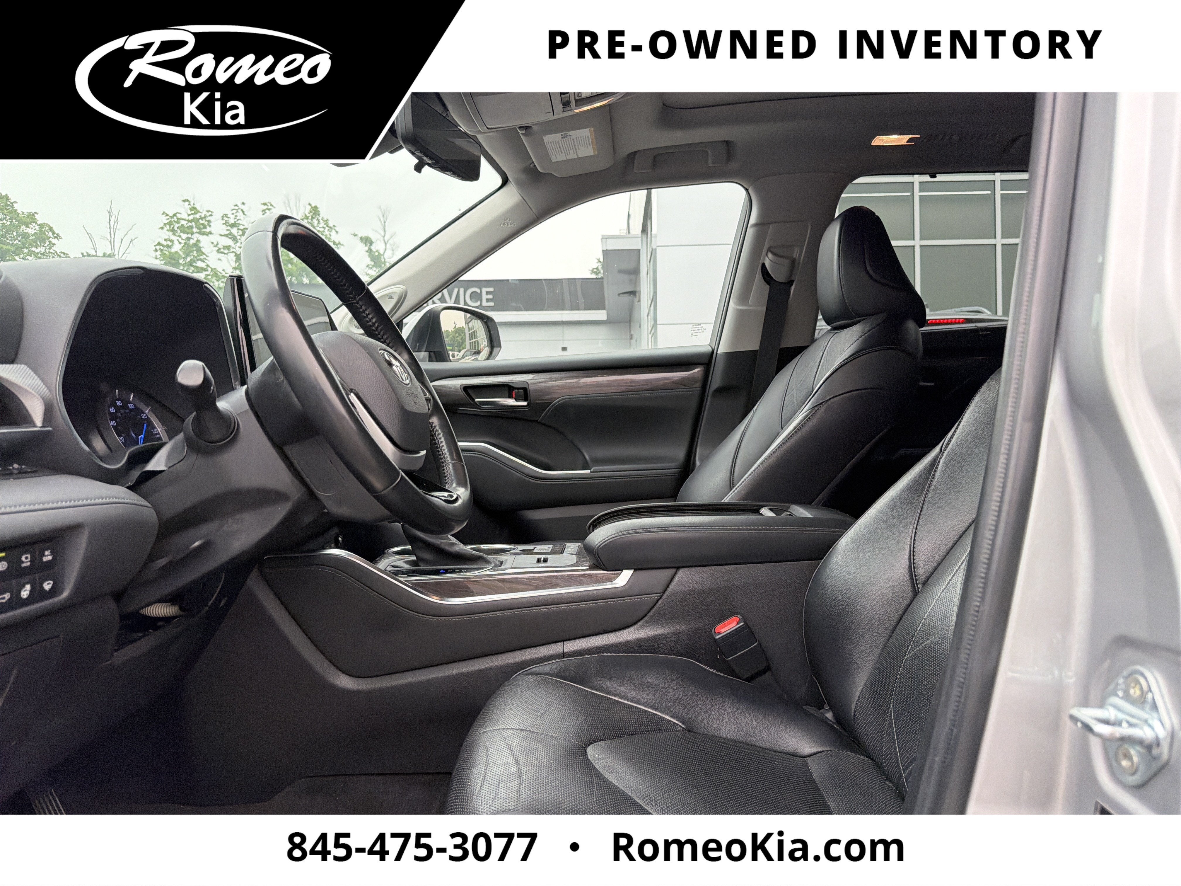 2022 Toyota Highlander Hybrid Platinum