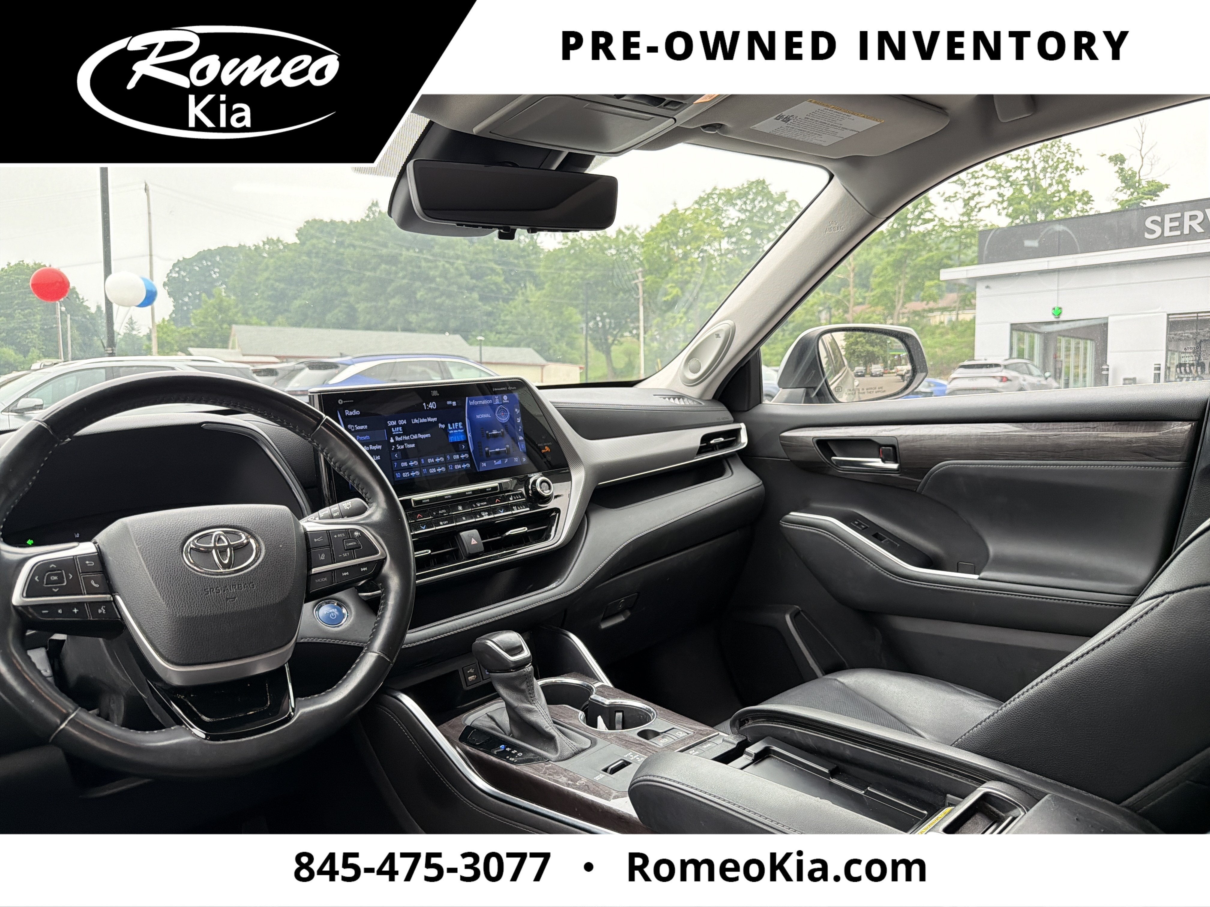 2022 Toyota Highlander Hybrid Platinum