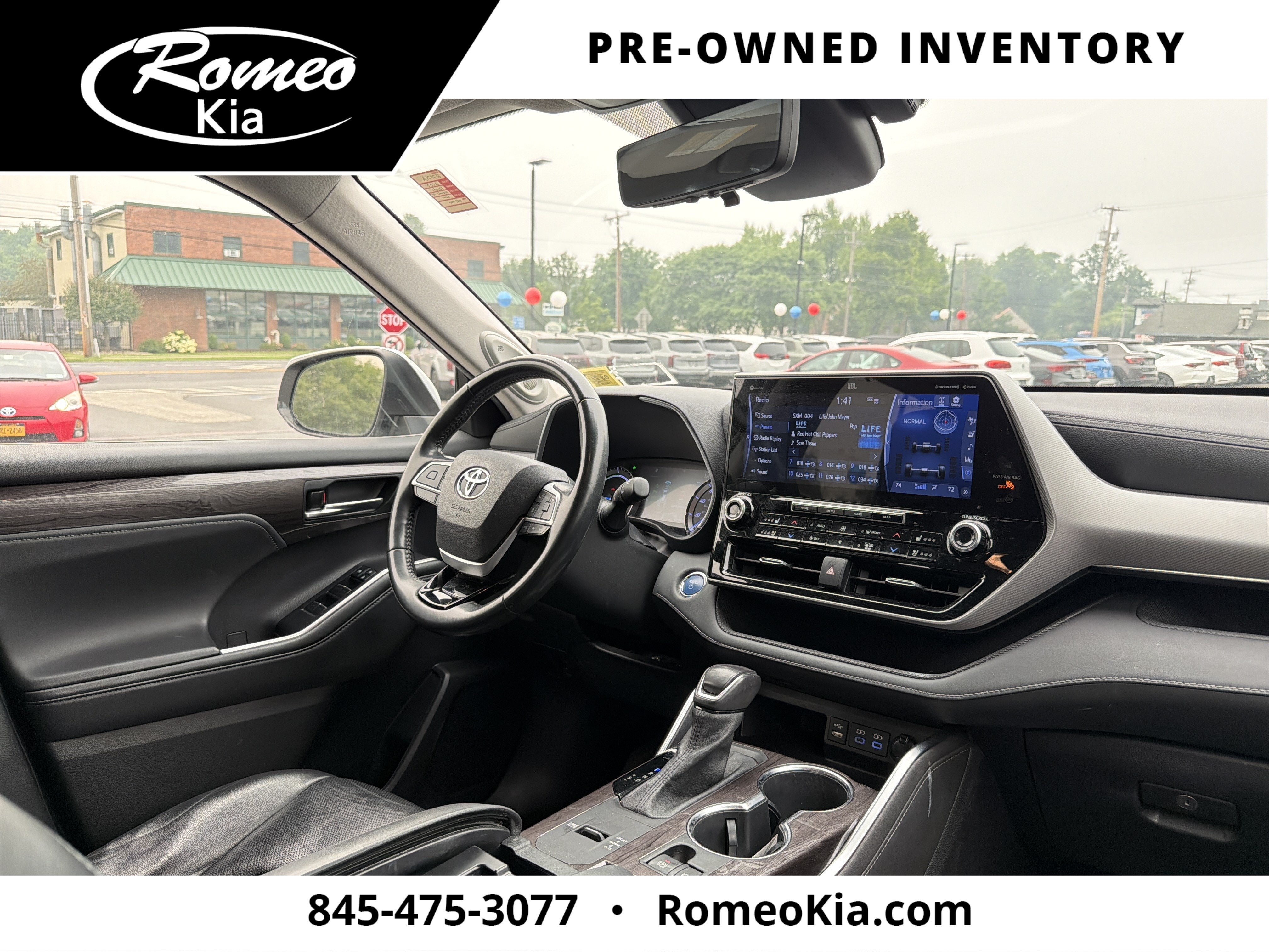 2022 Toyota Highlander Hybrid Platinum