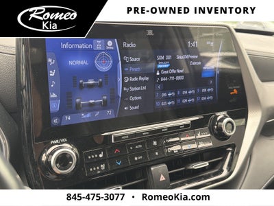 2022 Toyota Highlander Hybrid Platinum