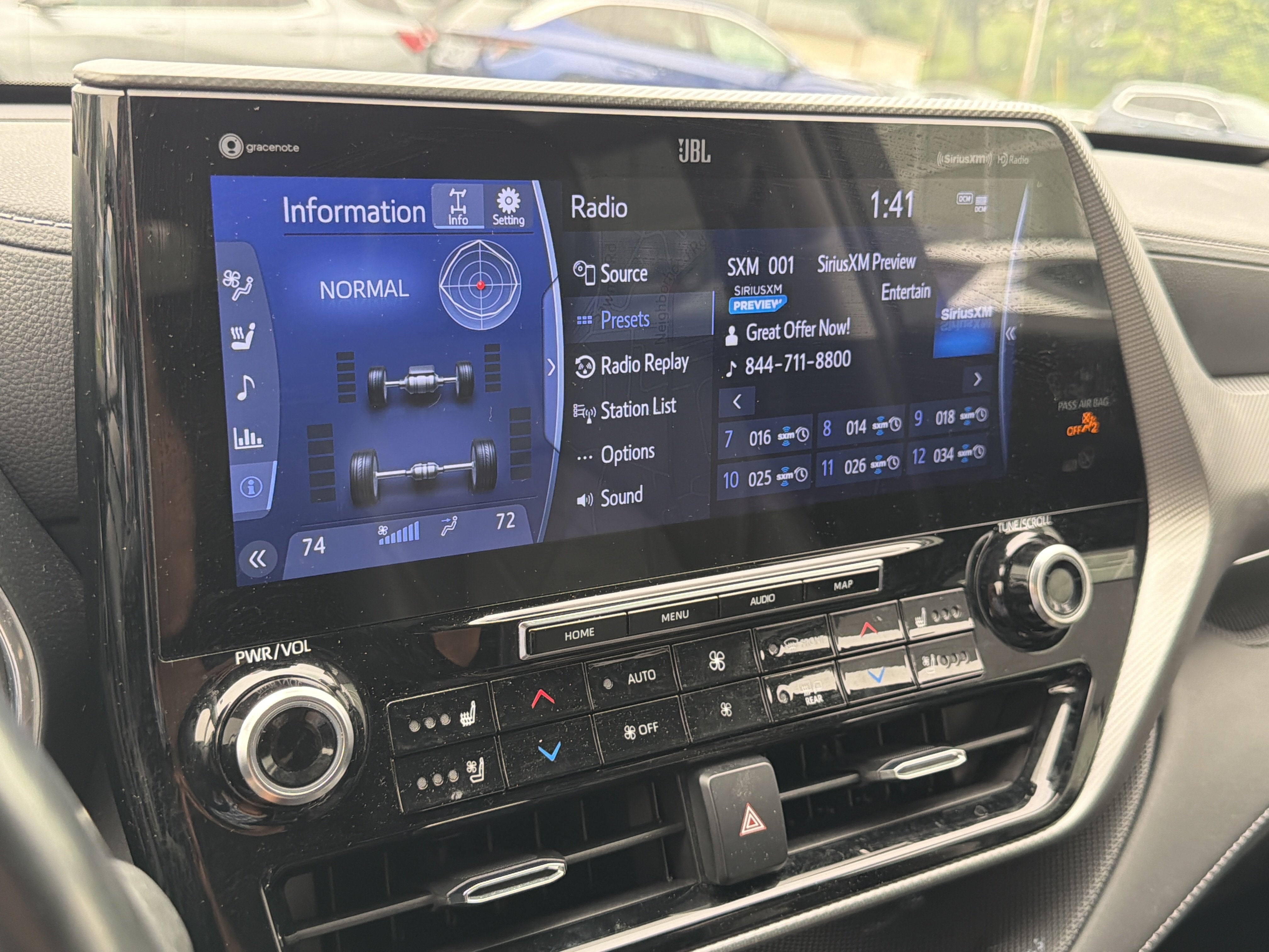 2022 Toyota Highlander Hybrid Platinum
