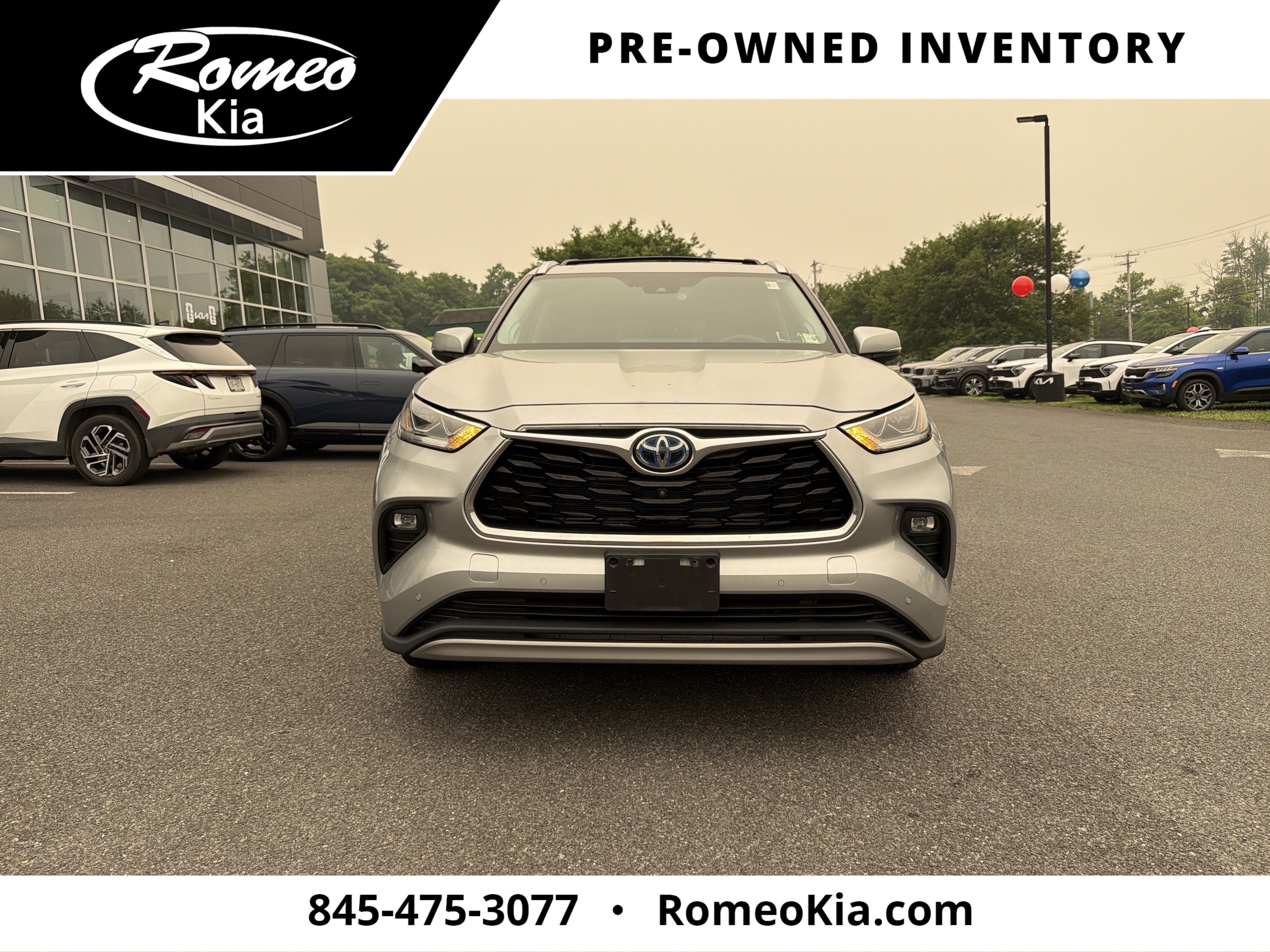 2022 Toyota Highlander Hybrid Platinum