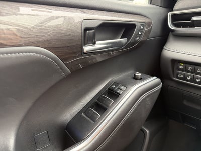 2022 Toyota Highlander Hybrid Platinum