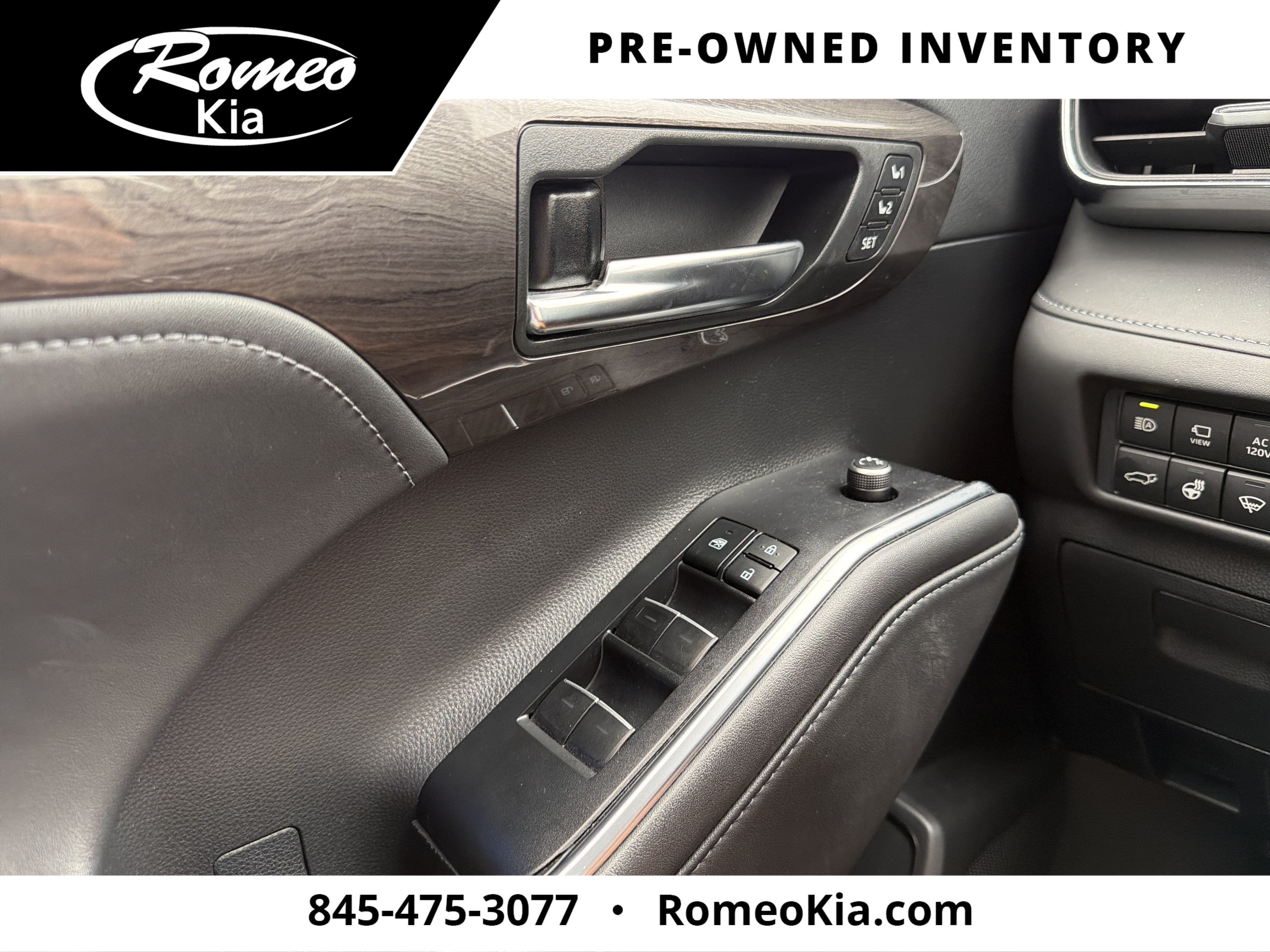 2022 Toyota Highlander Hybrid Platinum