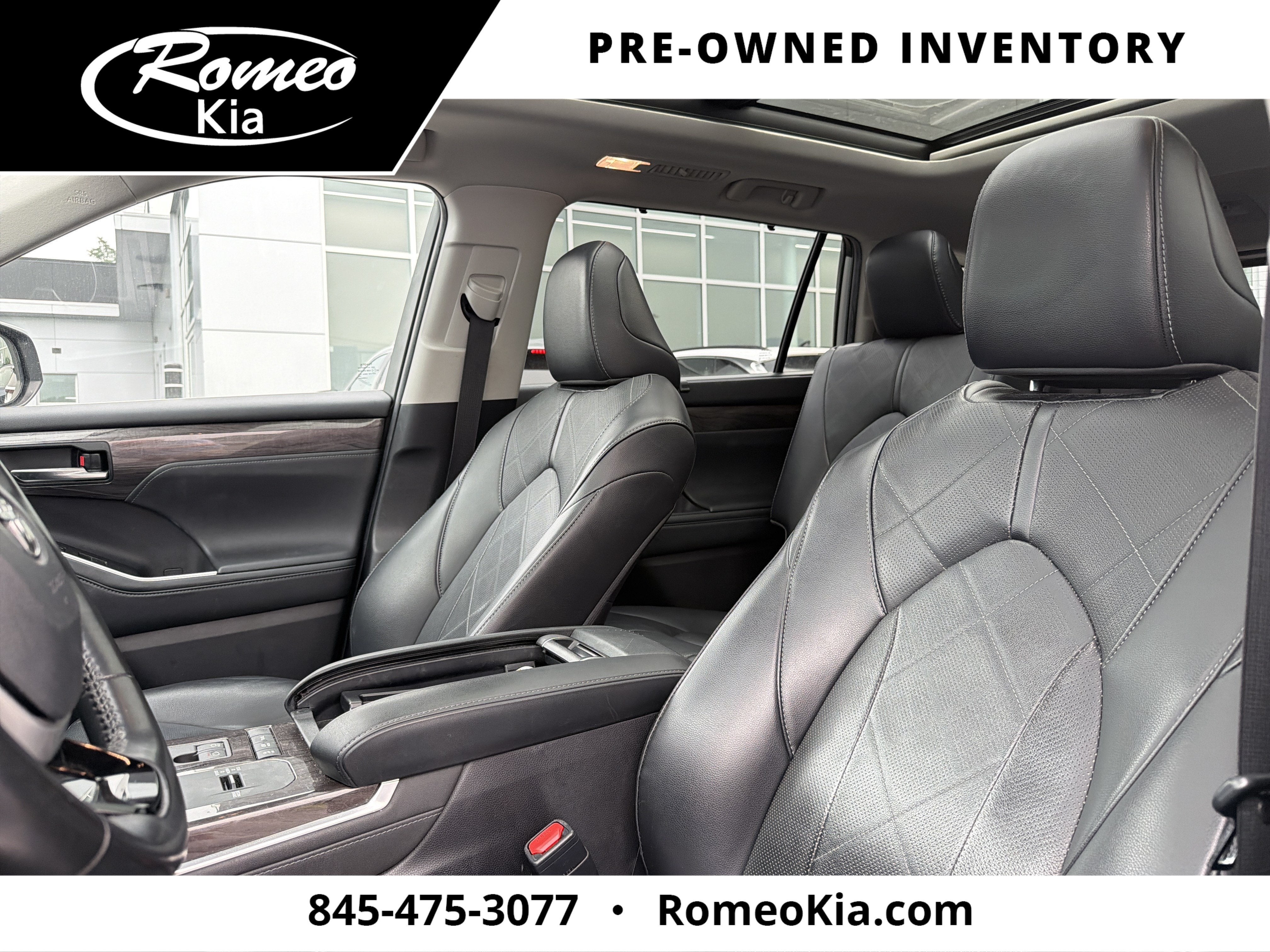 2022 Toyota Highlander Hybrid Platinum