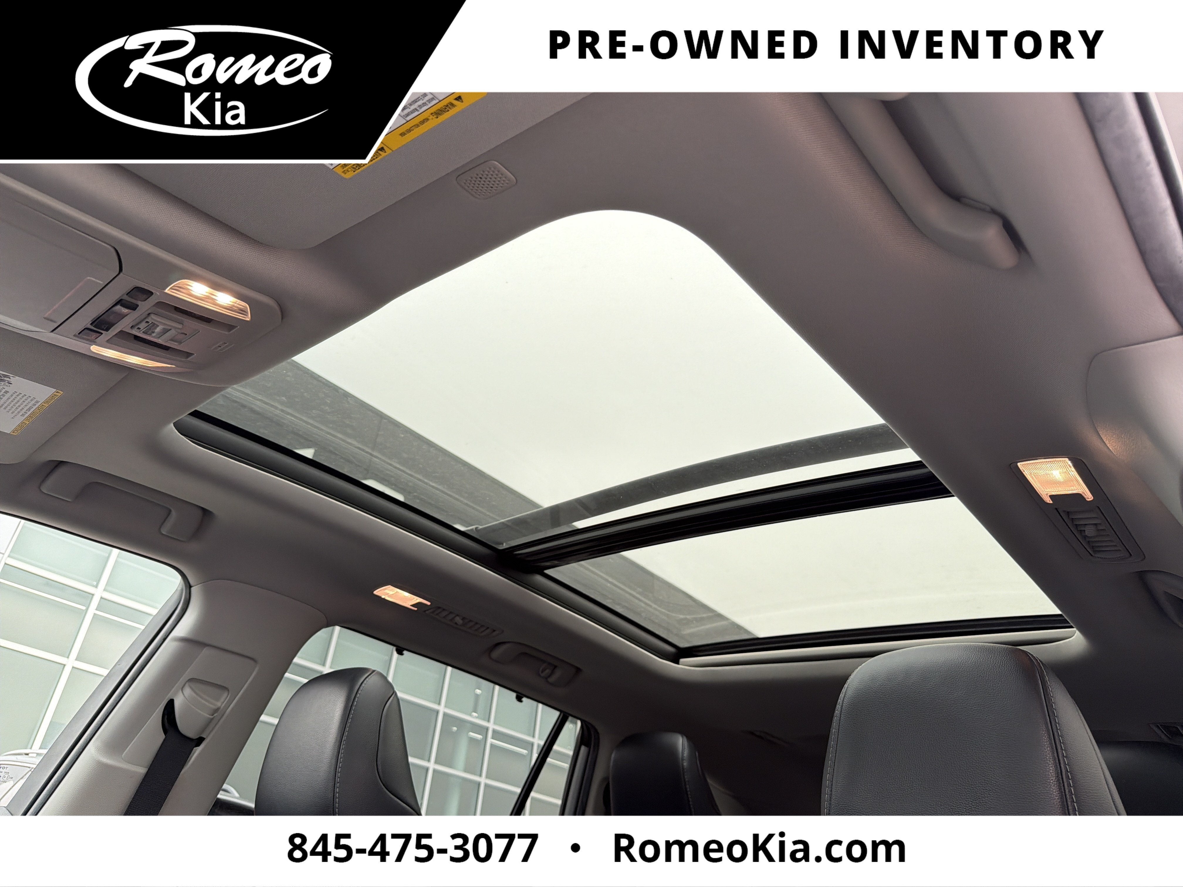 2022 Toyota Highlander Hybrid Platinum