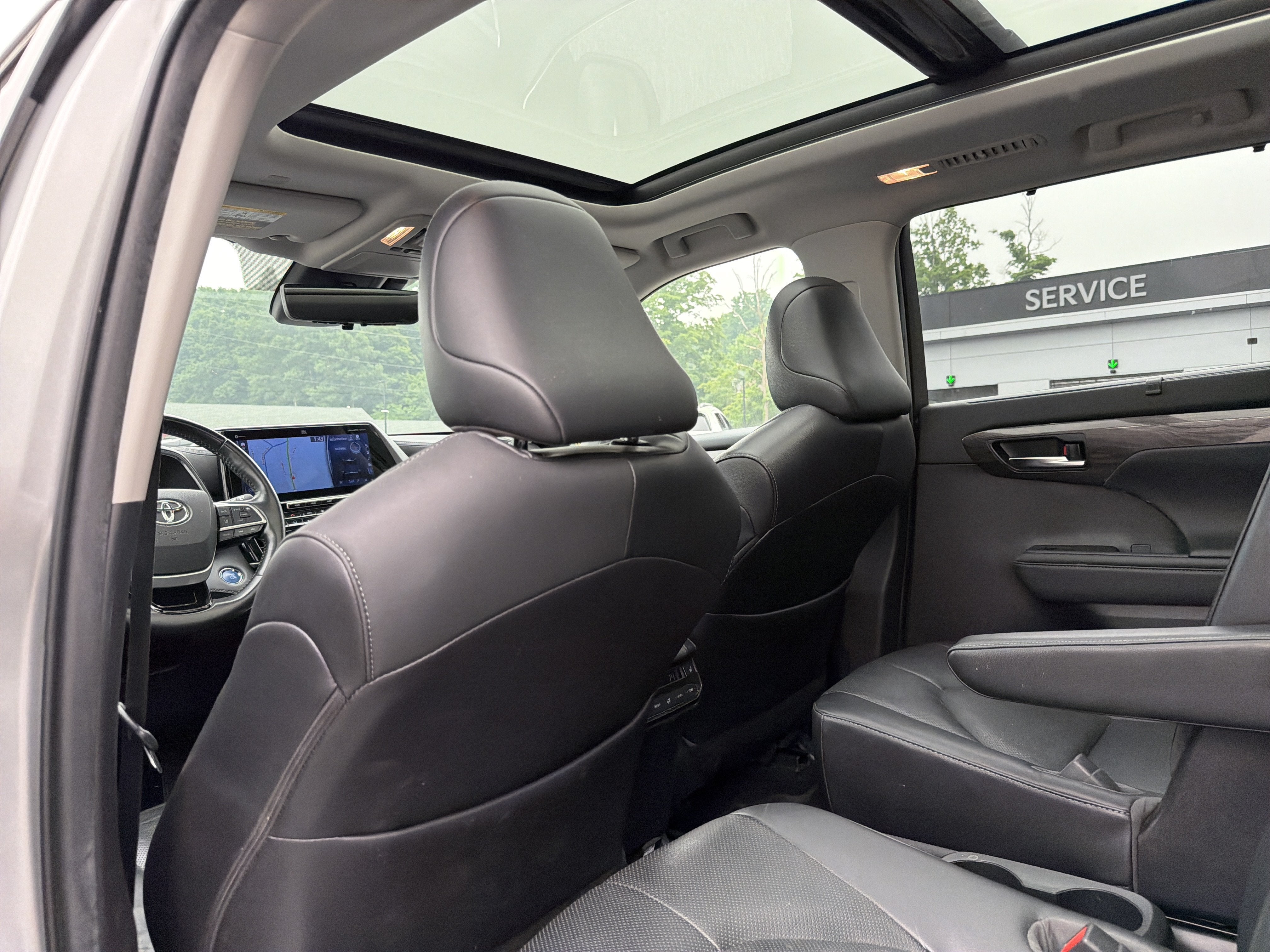 2022 Toyota Highlander Hybrid Platinum