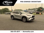 2022 Toyota Highlander Hybrid Platinum
