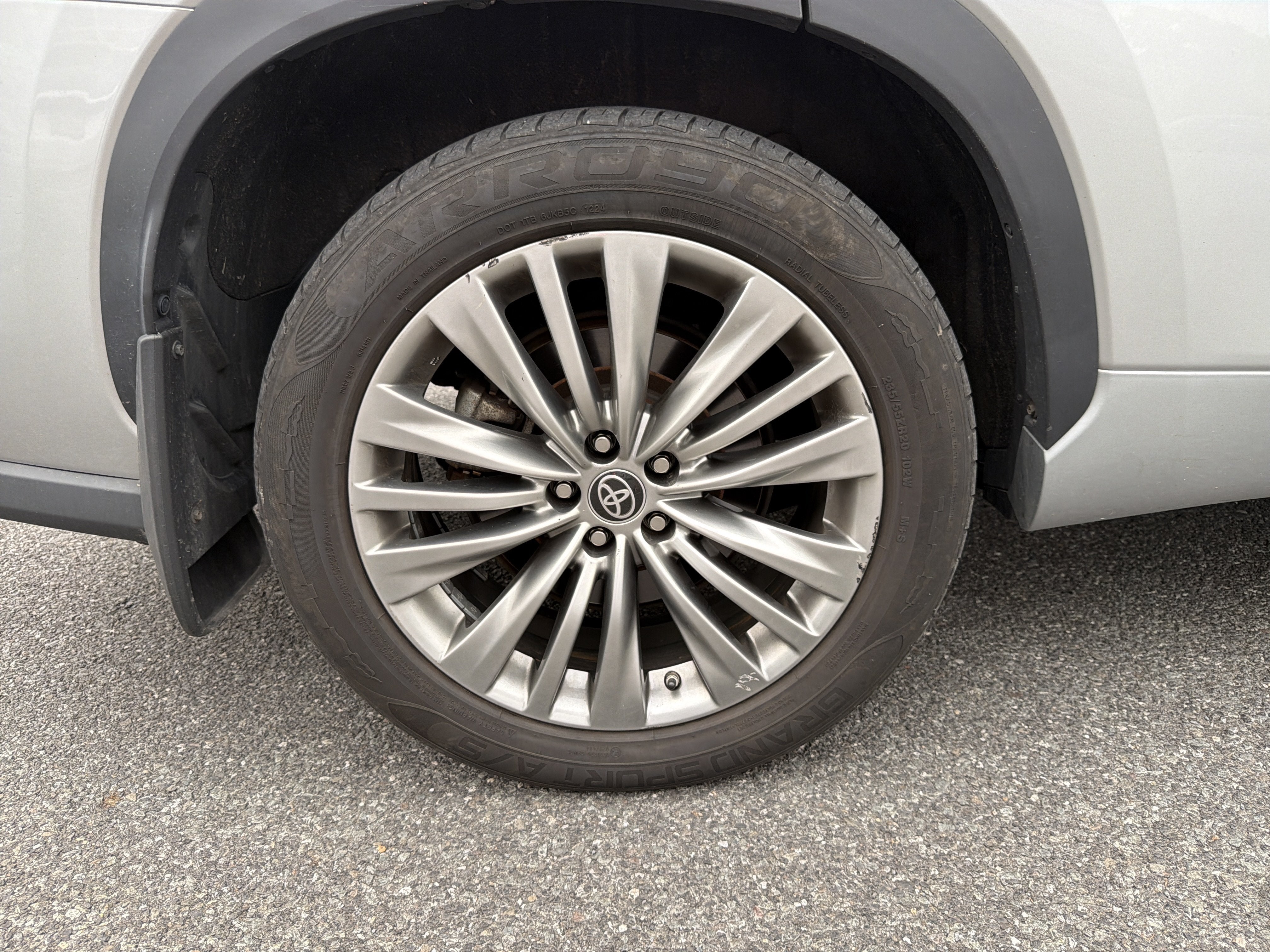 2022 Toyota Highlander Hybrid Platinum