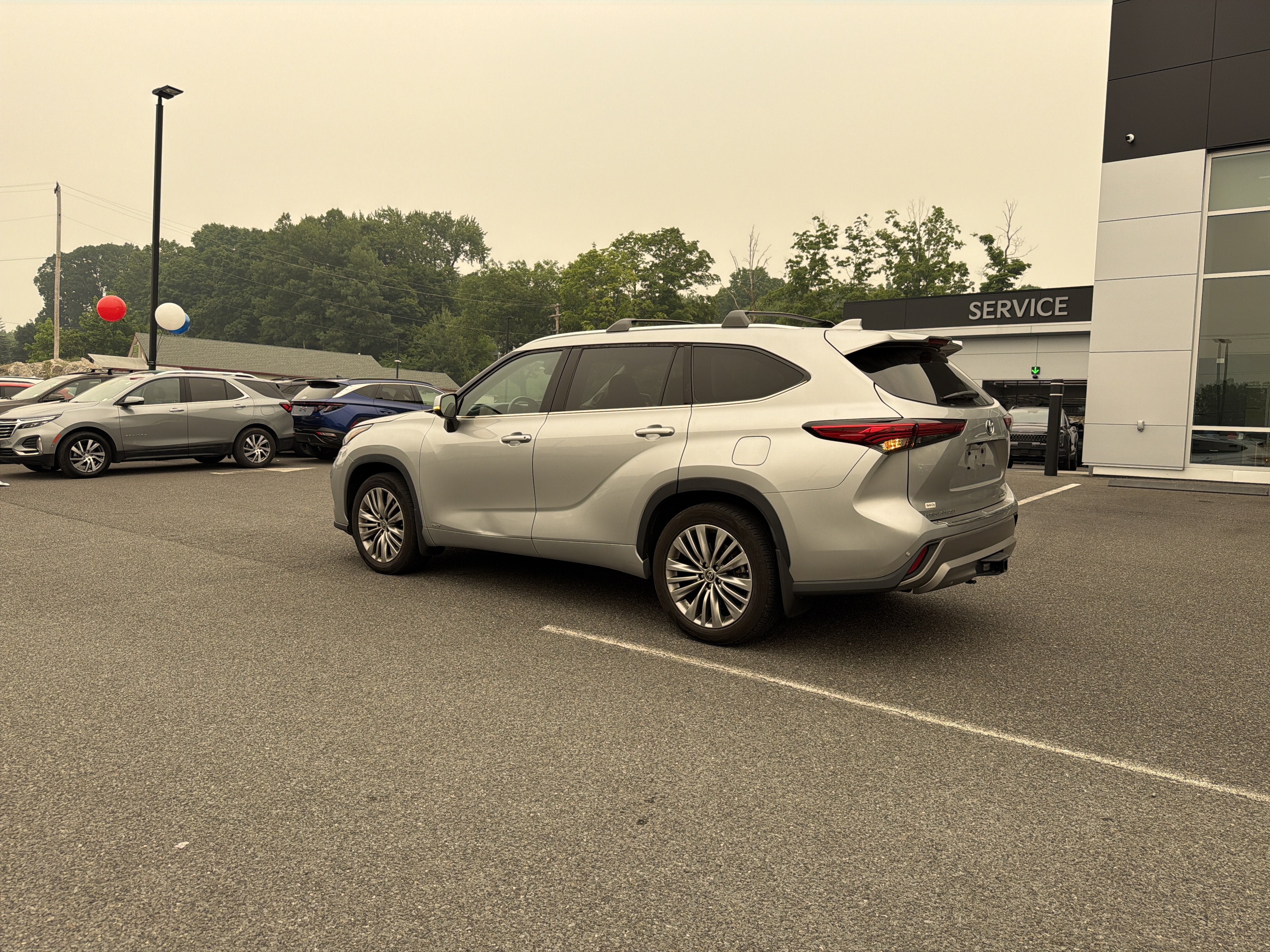 2022 Toyota Highlander Hybrid Platinum